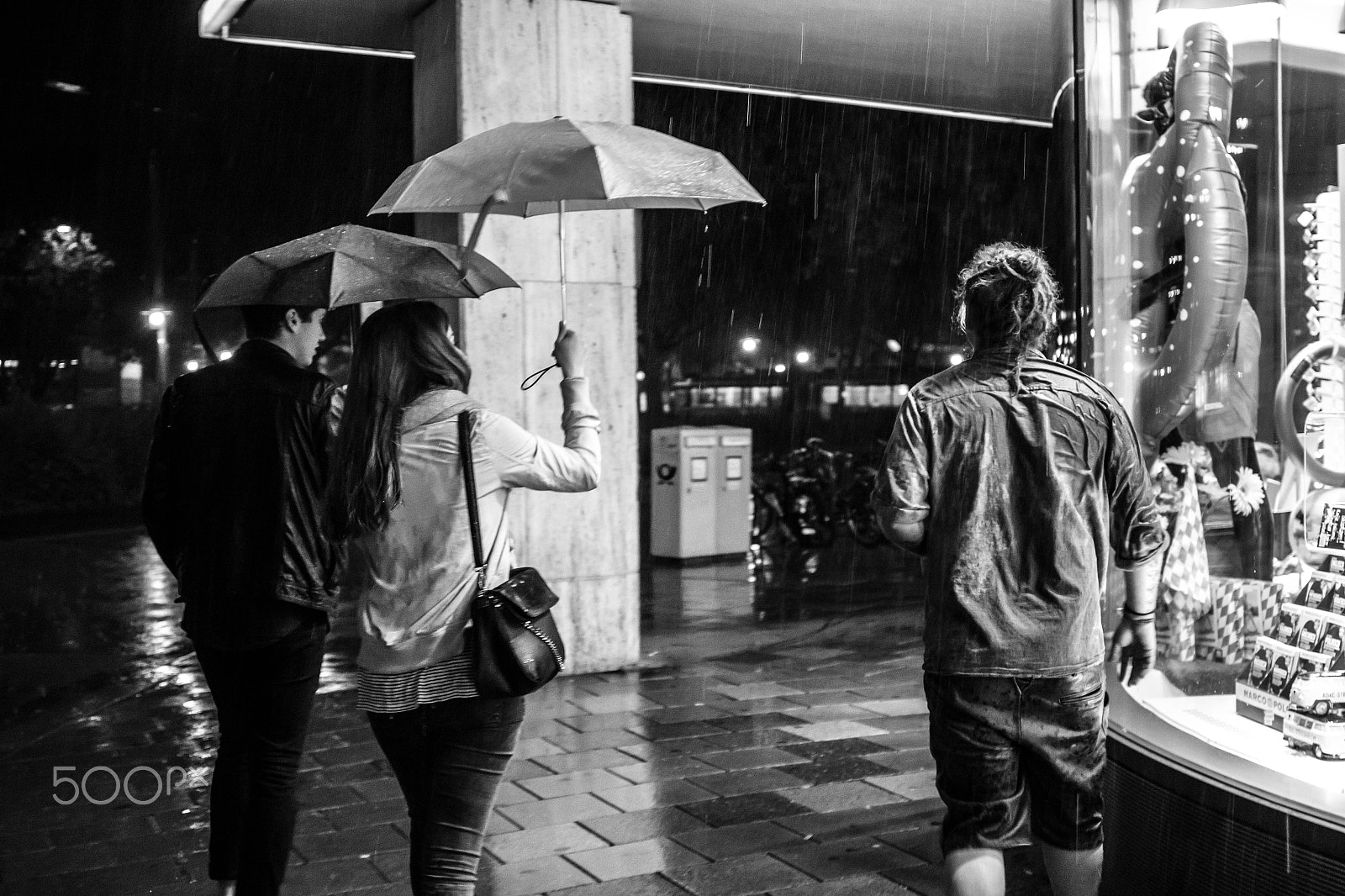 Canon EF 28mm F2.8 IS USM sample photo. Umbrella, my dear? photography