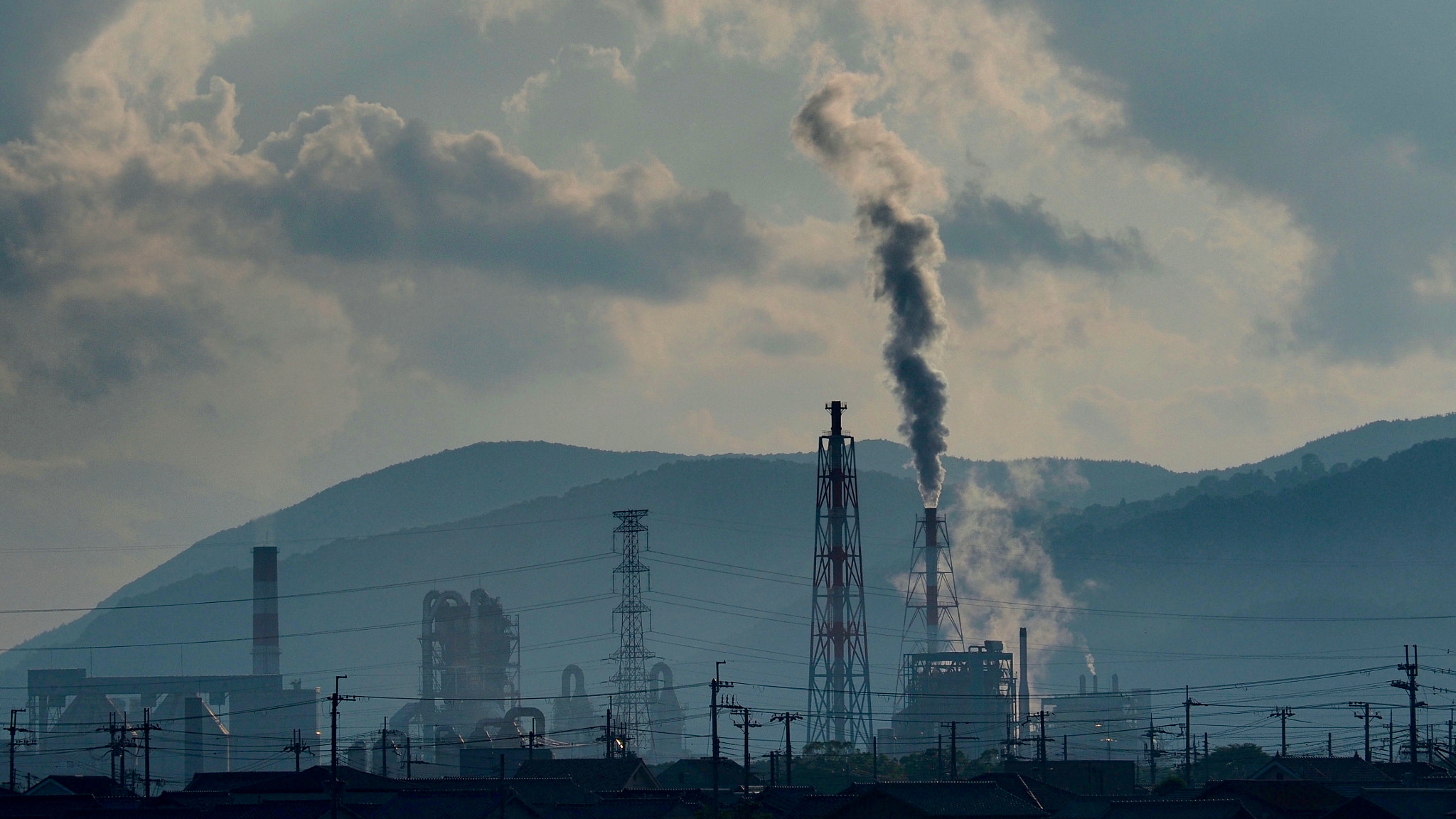 Olympus M.Zuiko Digital ED 14-150mm F4-5.6 sample photo. The shadow of industry photography
