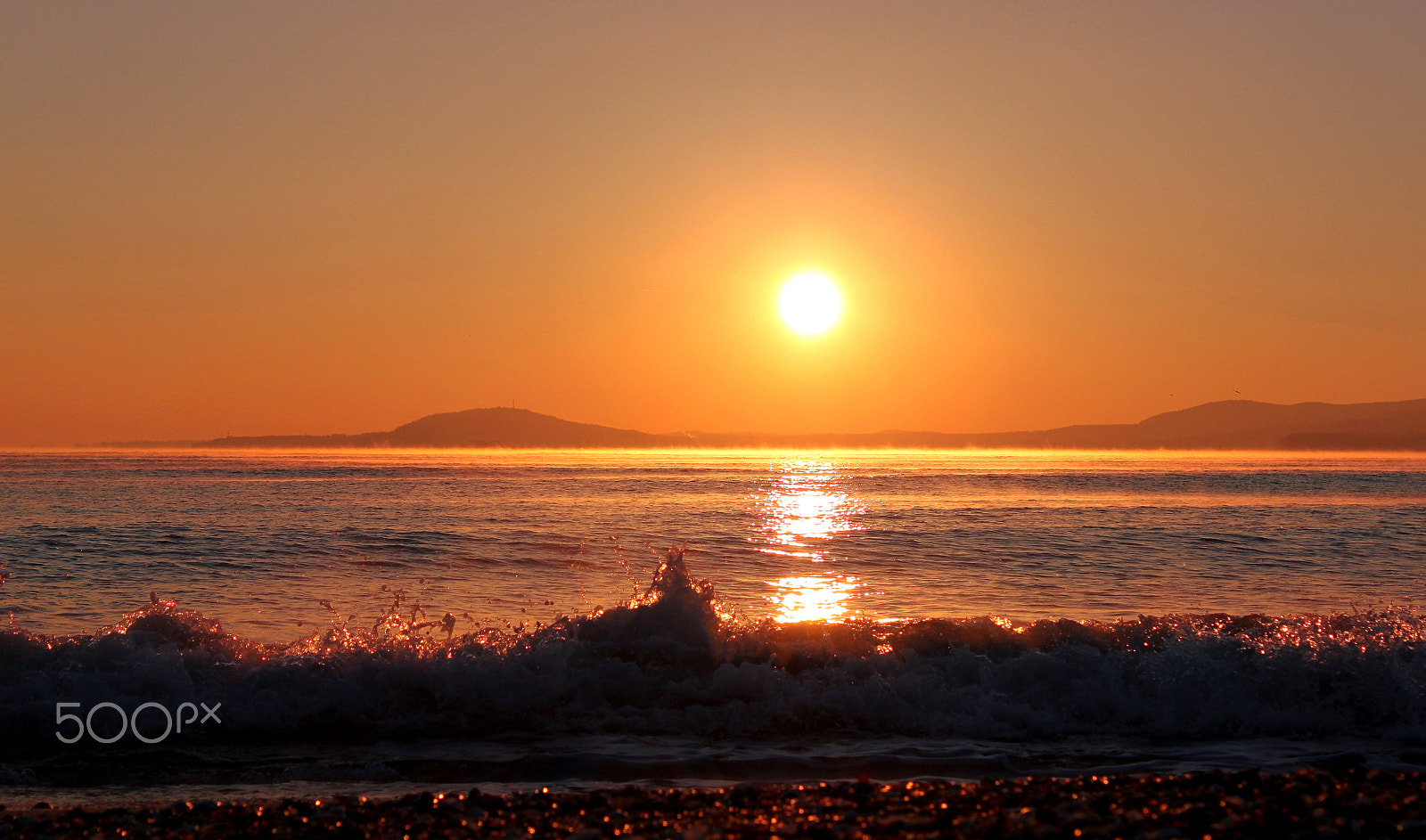 Canon EF-S 18-55mm F3.5-5.6 IS sample photo. Catch the wave... photography