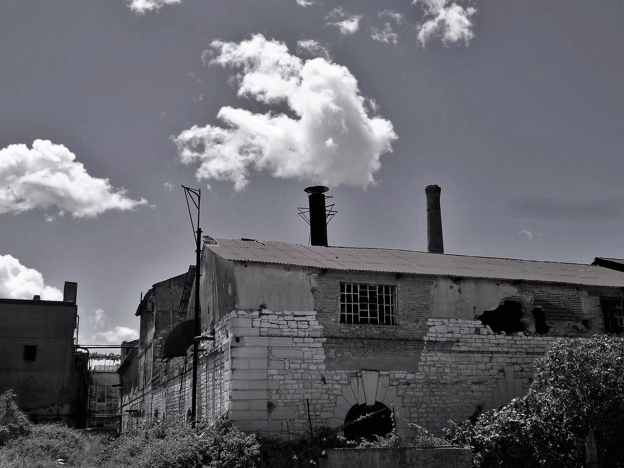 Fujifilm FinePix F31fd sample photo. When the ruins smoking clouds photography