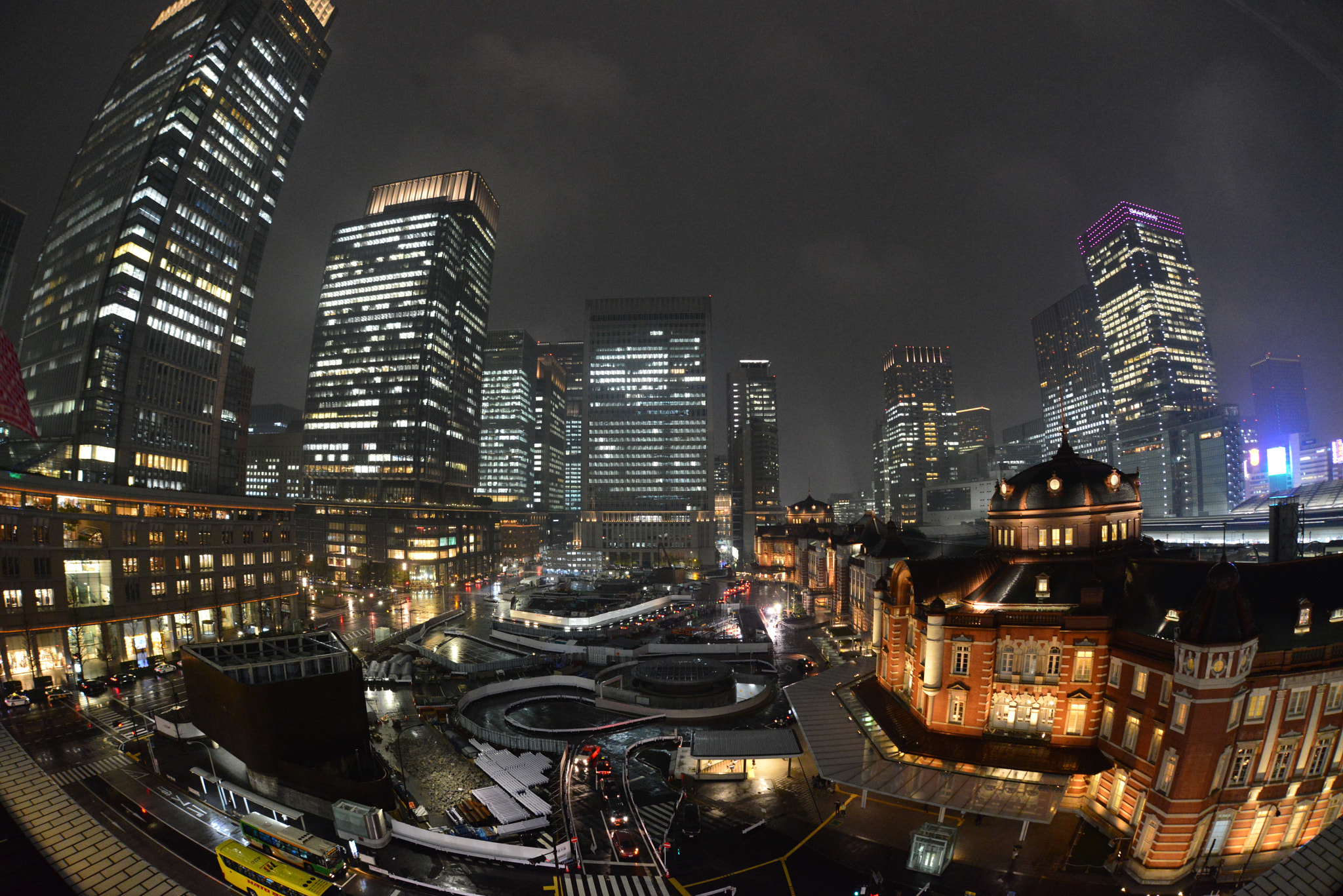 Nikon D800 + Sigma 15mm F2.8 EX DG Diagonal Fisheye sample photo. 東京駅 photography