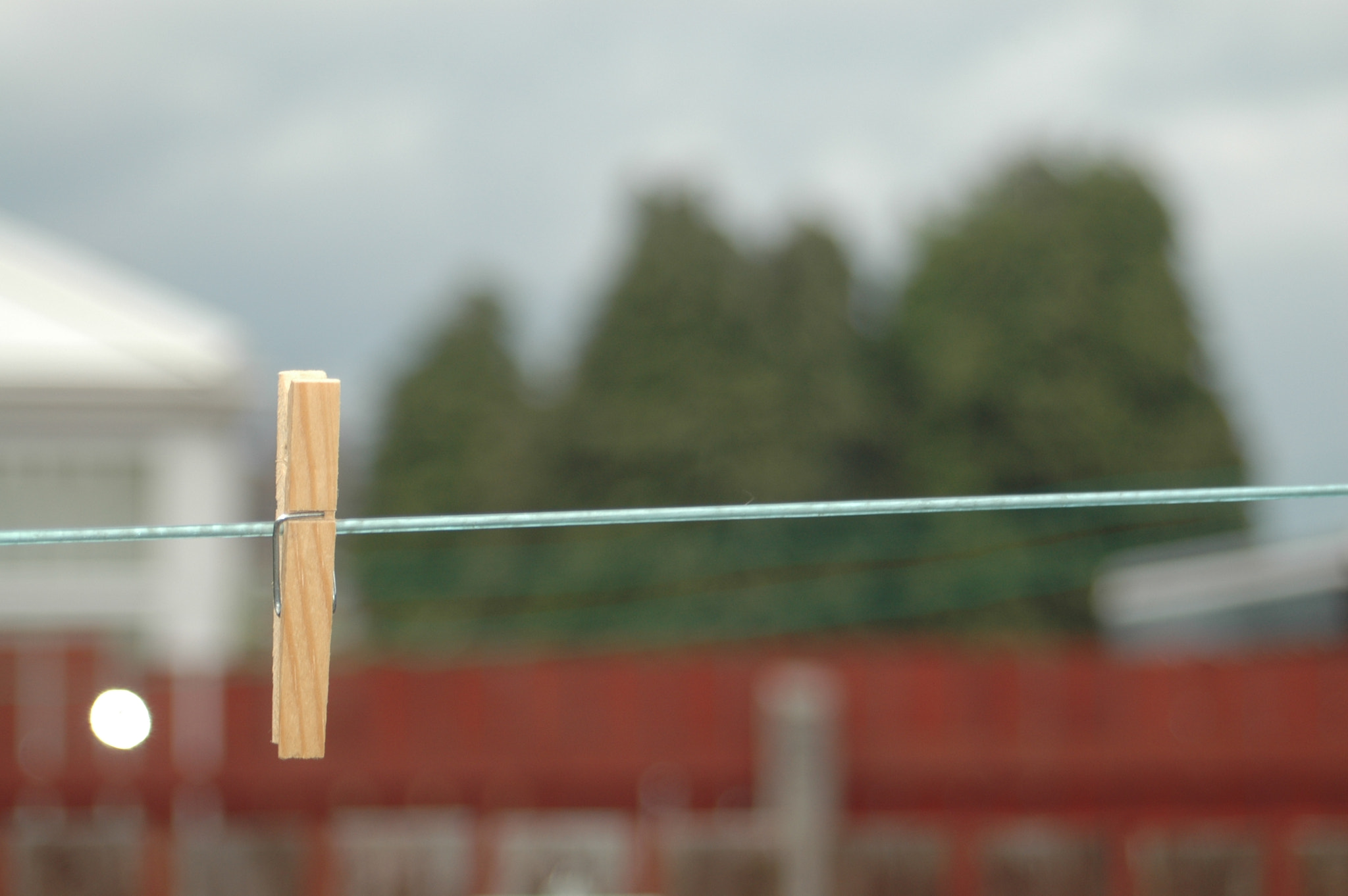 Tamron AF 28-80mm F3.5-5.6 Aspherical sample photo. Clothes peg on line photography