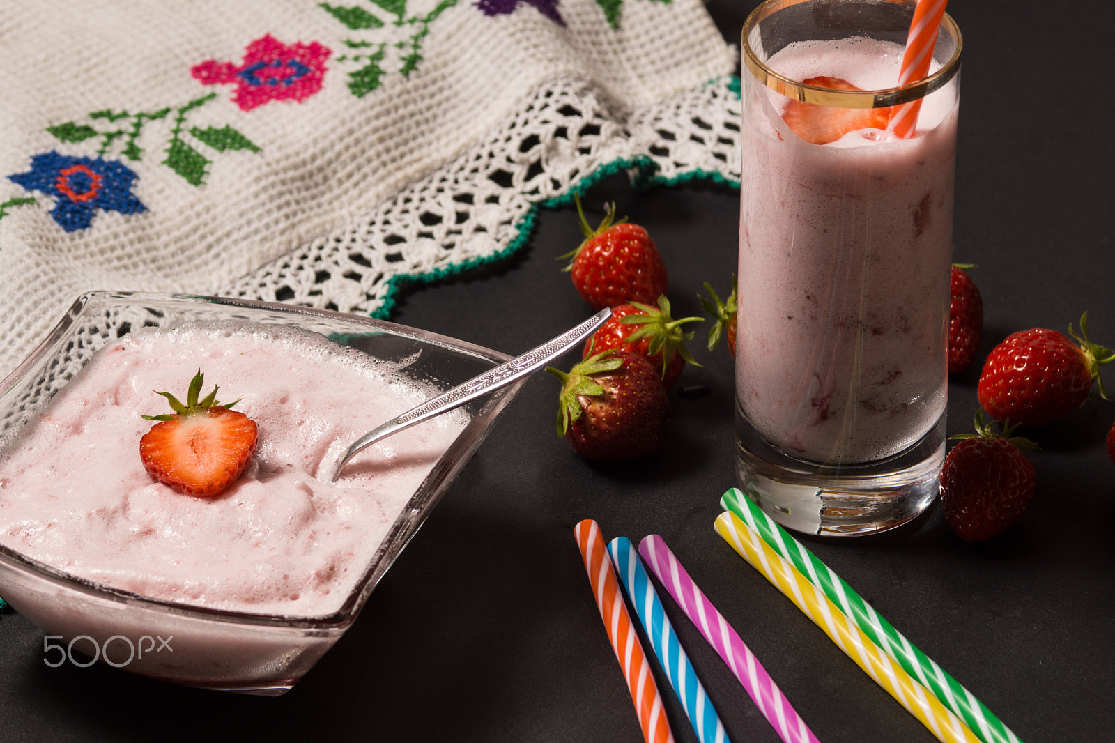 Sony SLT-A77 + Sony 100mm F2.8 Macro sample photo. Strawberry smoothie. photography