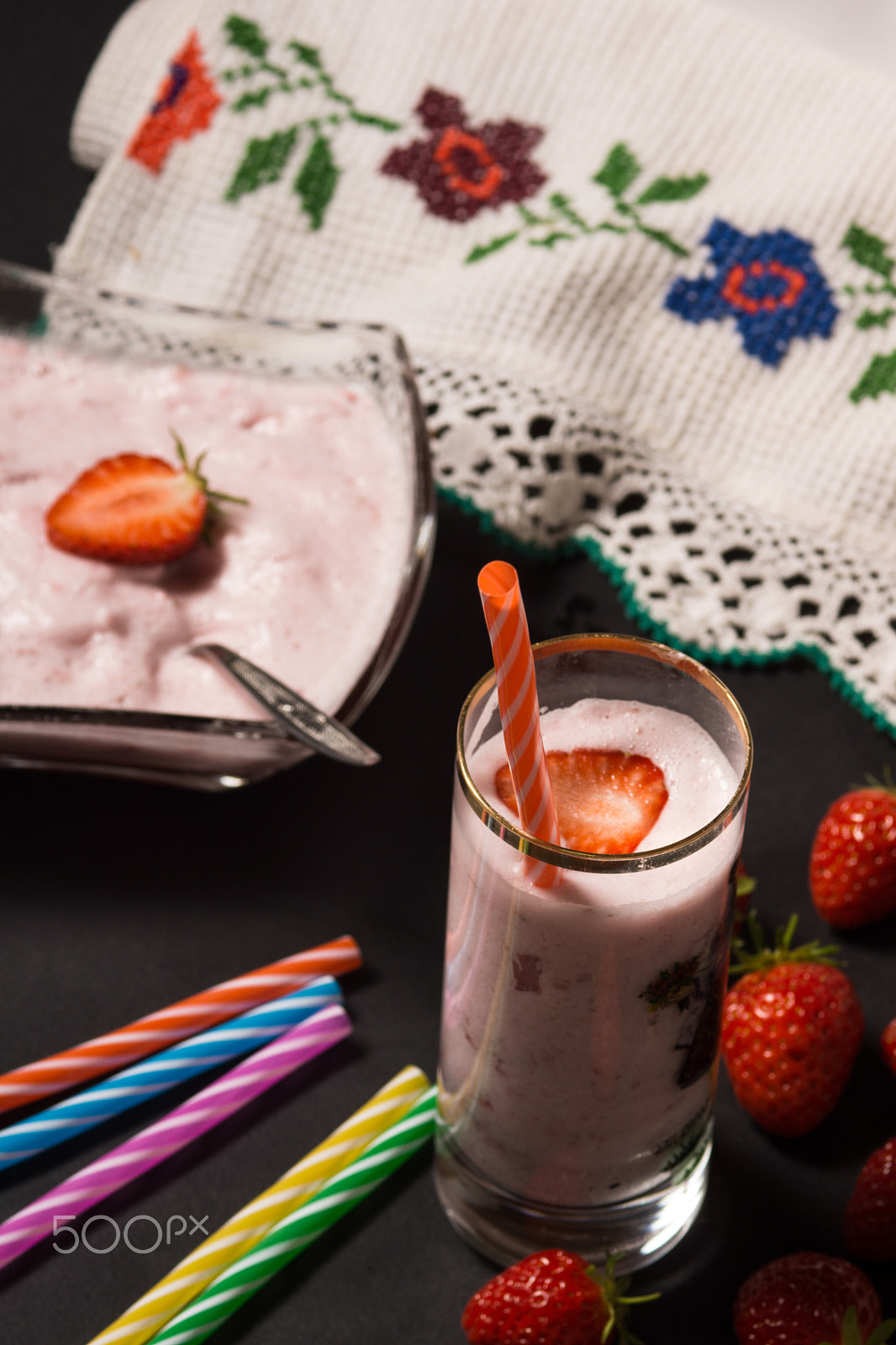 Sony SLT-A77 + Sony 100mm F2.8 Macro sample photo. Strawberry smoothie. photography