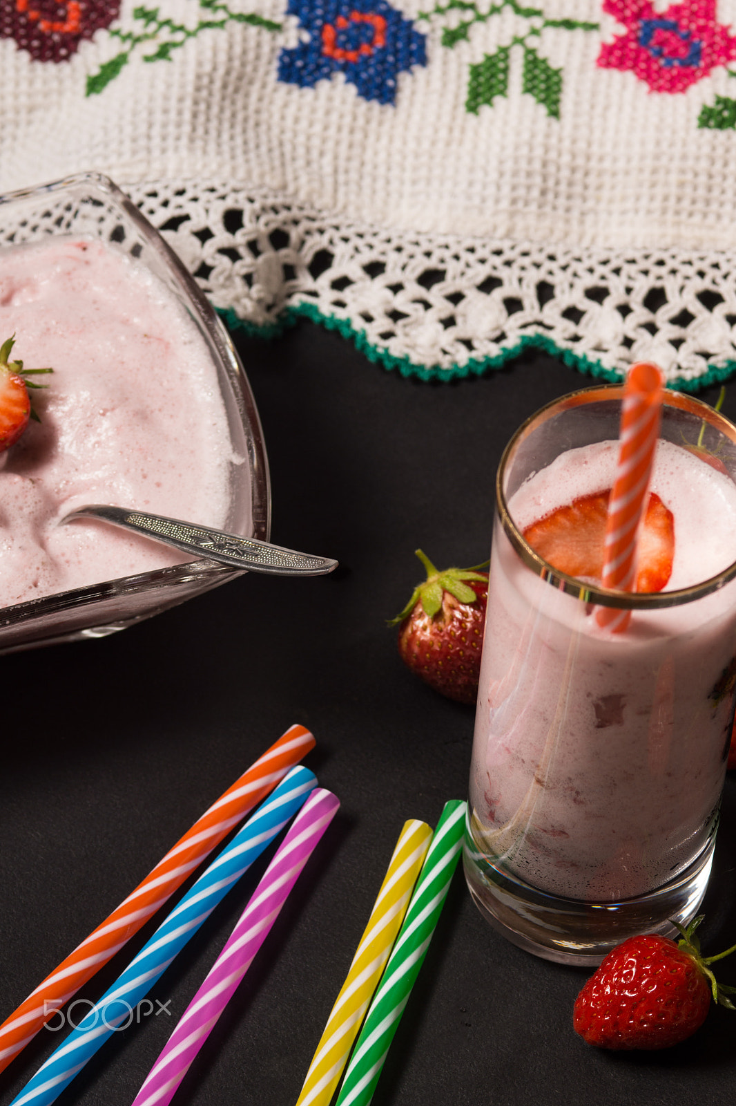 Sony SLT-A77 + Sony 100mm F2.8 Macro sample photo. Strawberry smoothie. photography