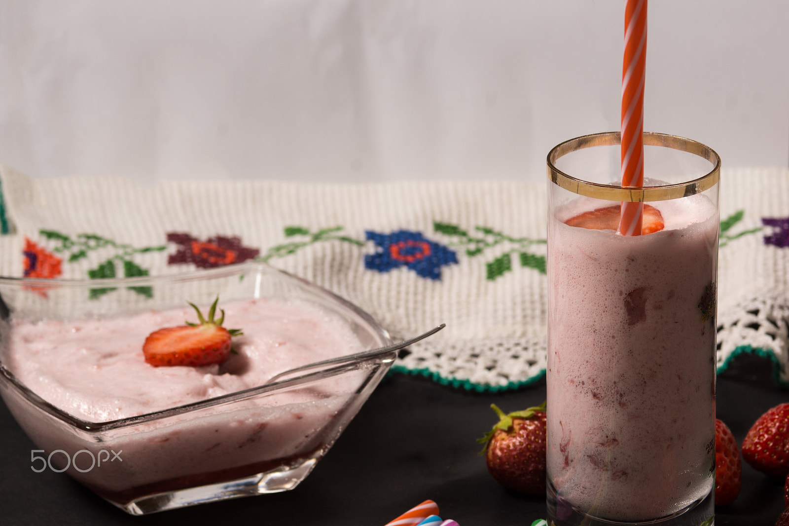 Sony SLT-A77 + Sony 100mm F2.8 Macro sample photo. Strawberry smoothie. photography