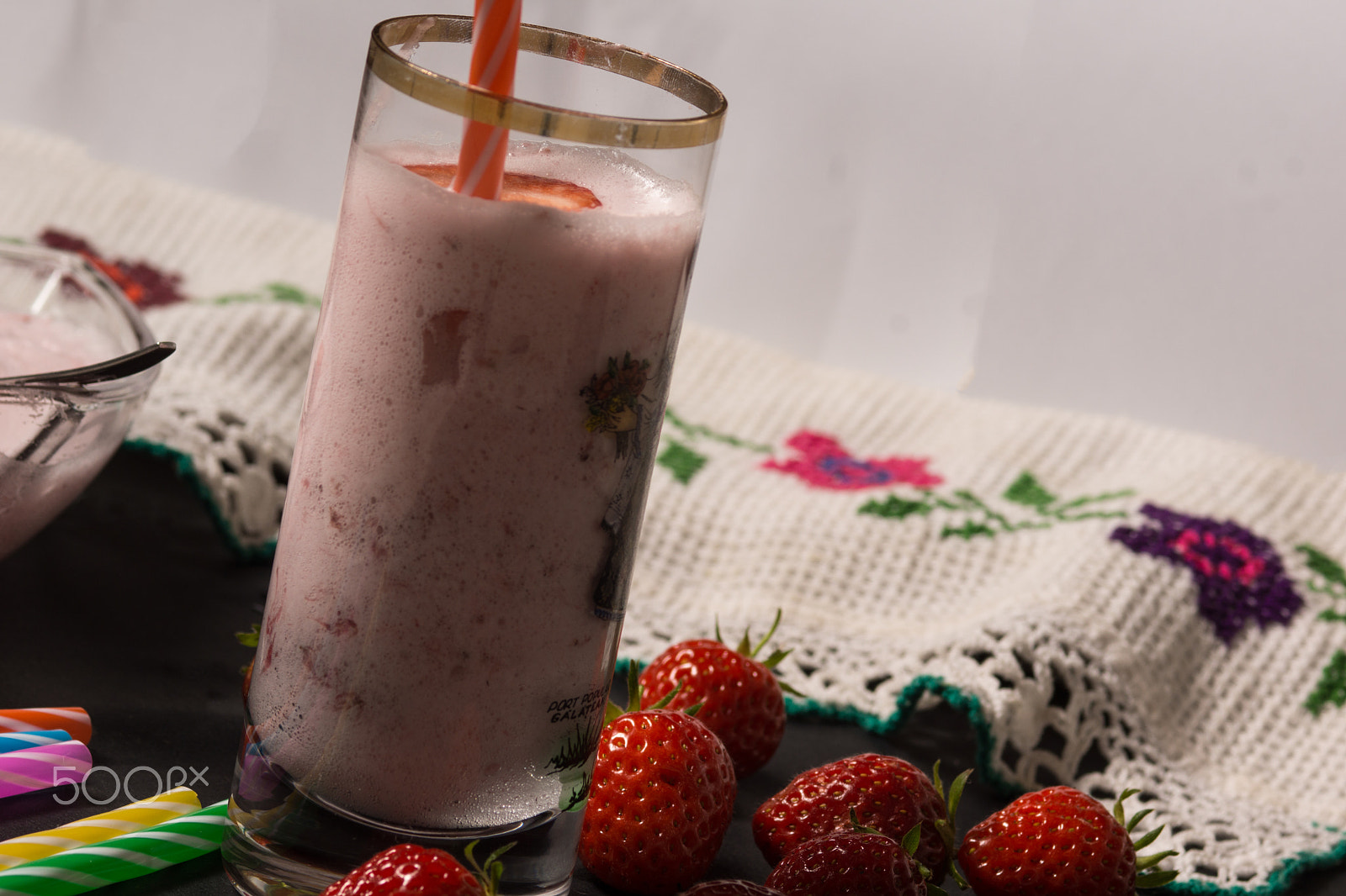 Sony SLT-A77 + Sony 100mm F2.8 Macro sample photo. Strawberry smoothie. photography