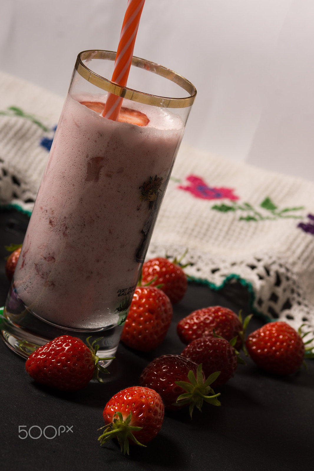 Sony SLT-A77 + Sony 100mm F2.8 Macro sample photo. Strawberry smoothie. photography