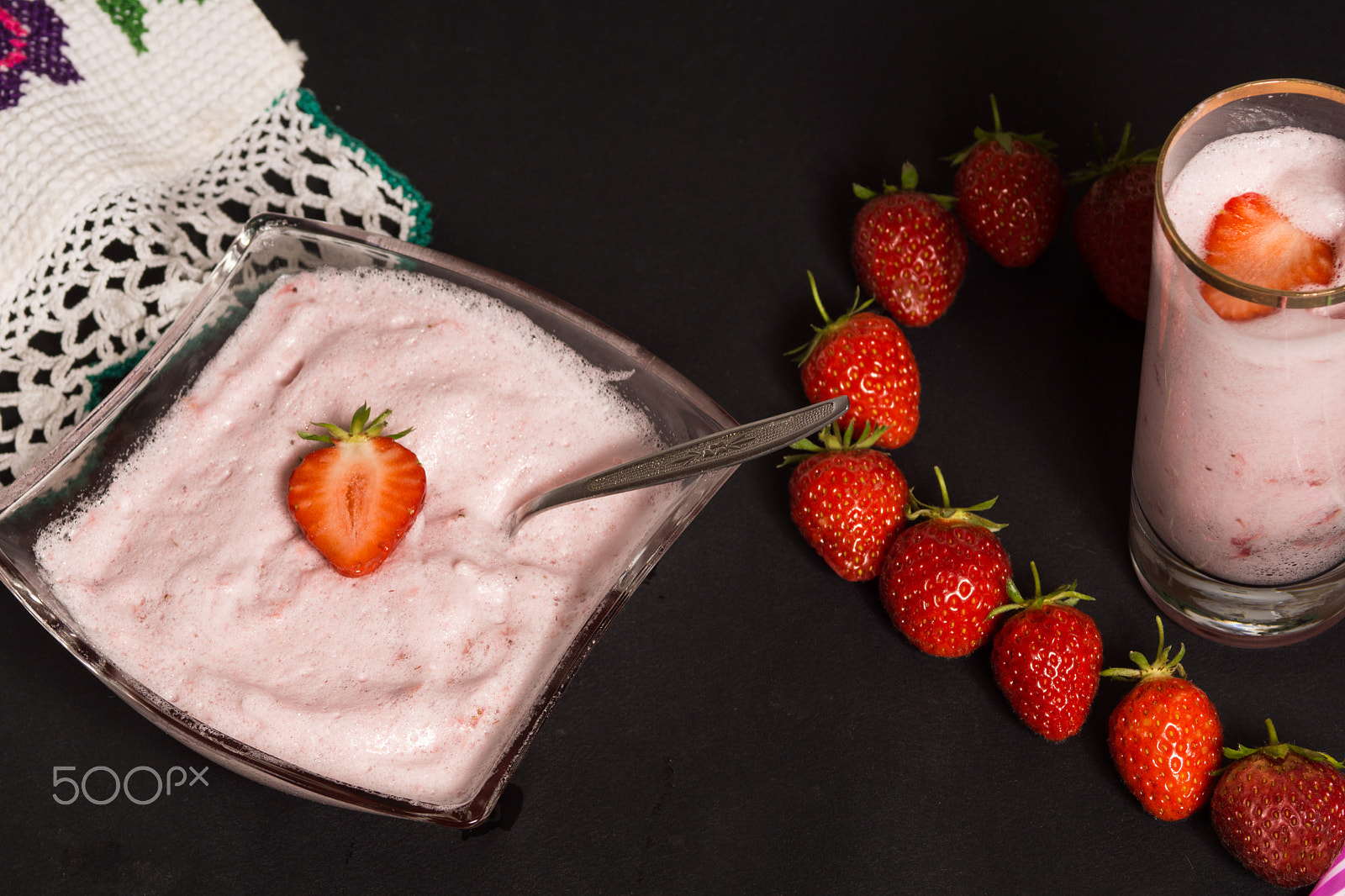 Sony SLT-A77 + Sony 100mm F2.8 Macro sample photo. Strawberry smoothie. photography