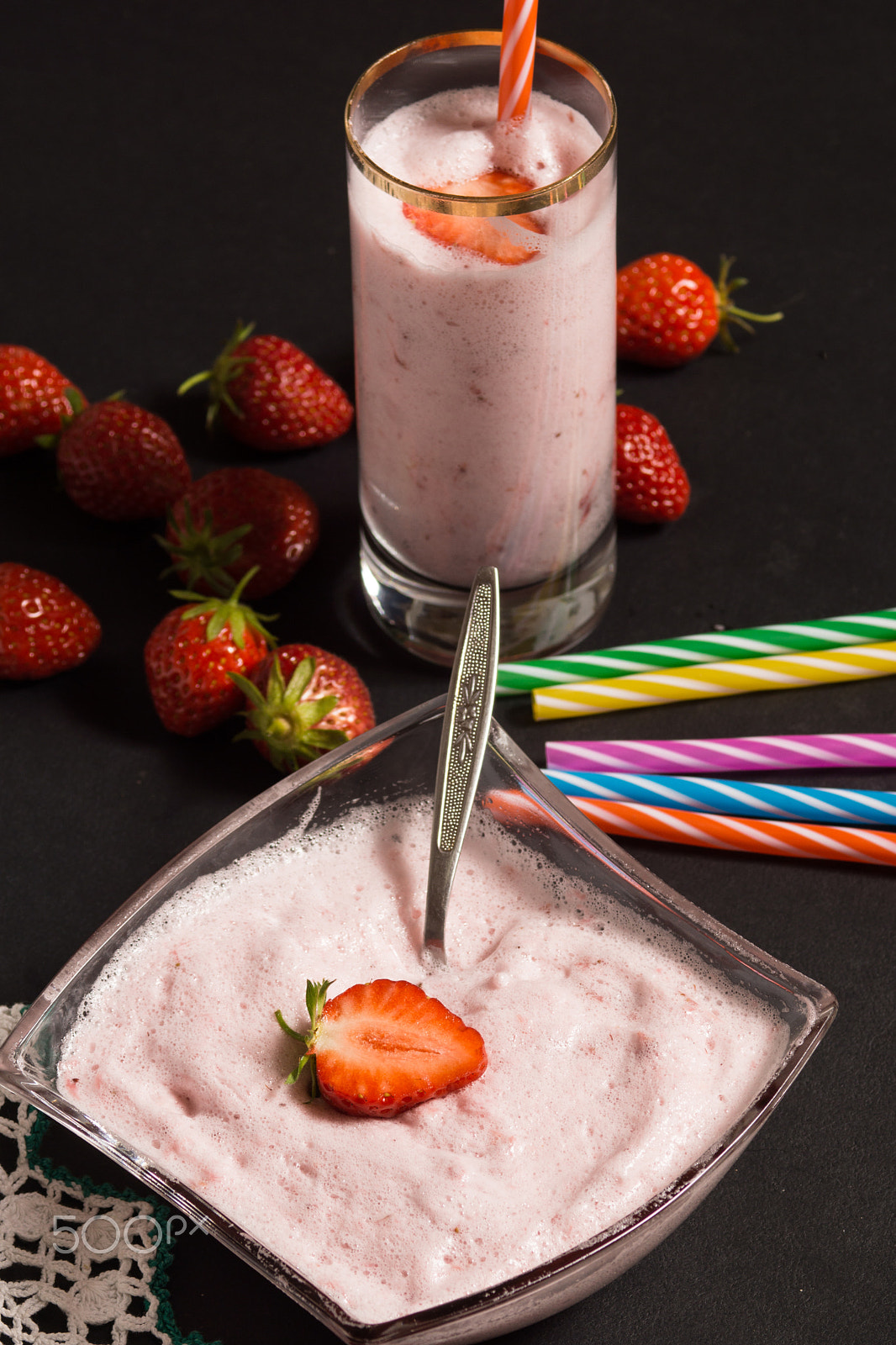 Sony SLT-A77 + Sony 100mm F2.8 Macro sample photo. Strawberry smoothie. photography