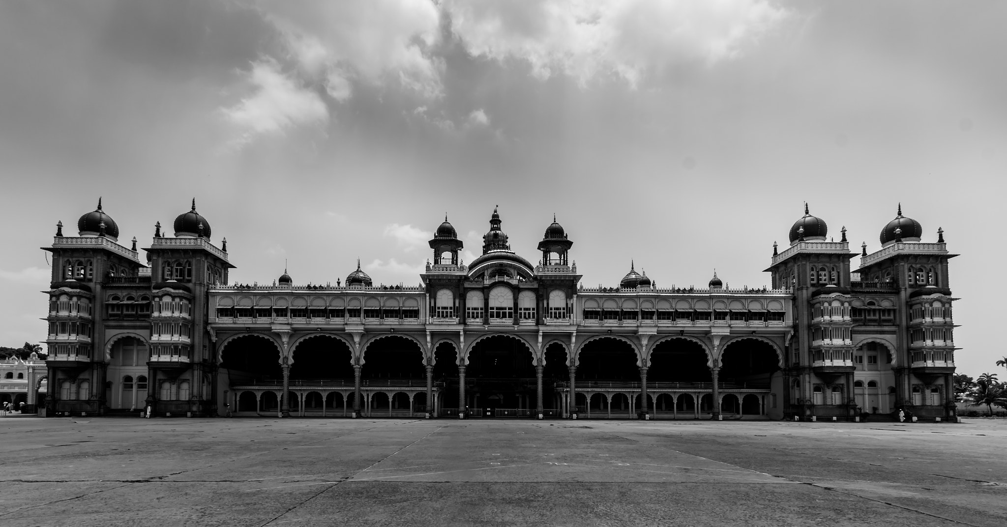 Canon EF-S 10-18mm F4.5–5.6 IS STM sample photo. Mysore palace photography