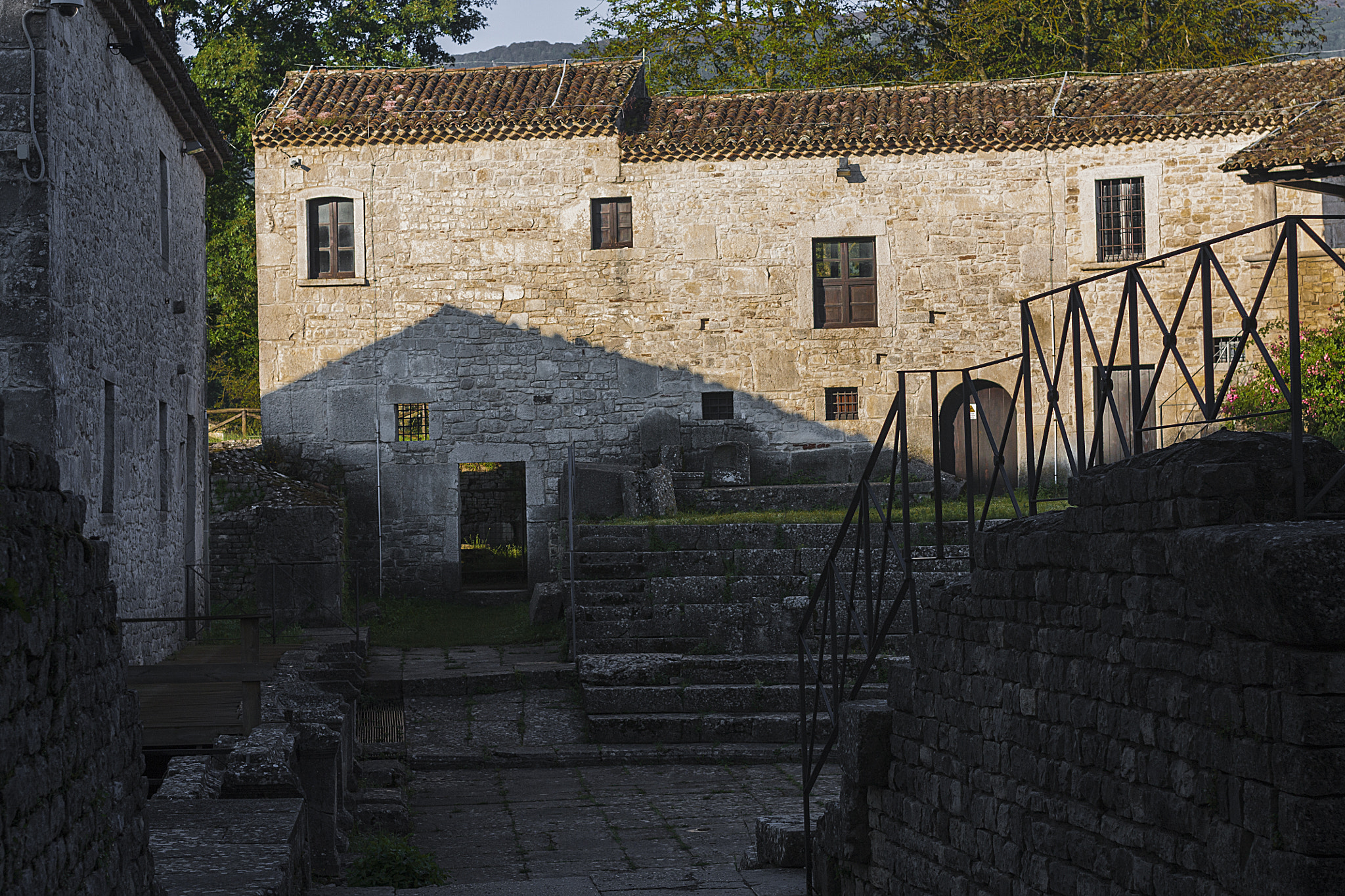 Sigma 50mm F1.4 EX DG HSM sample photo. Altilia - sepino (cb) photography