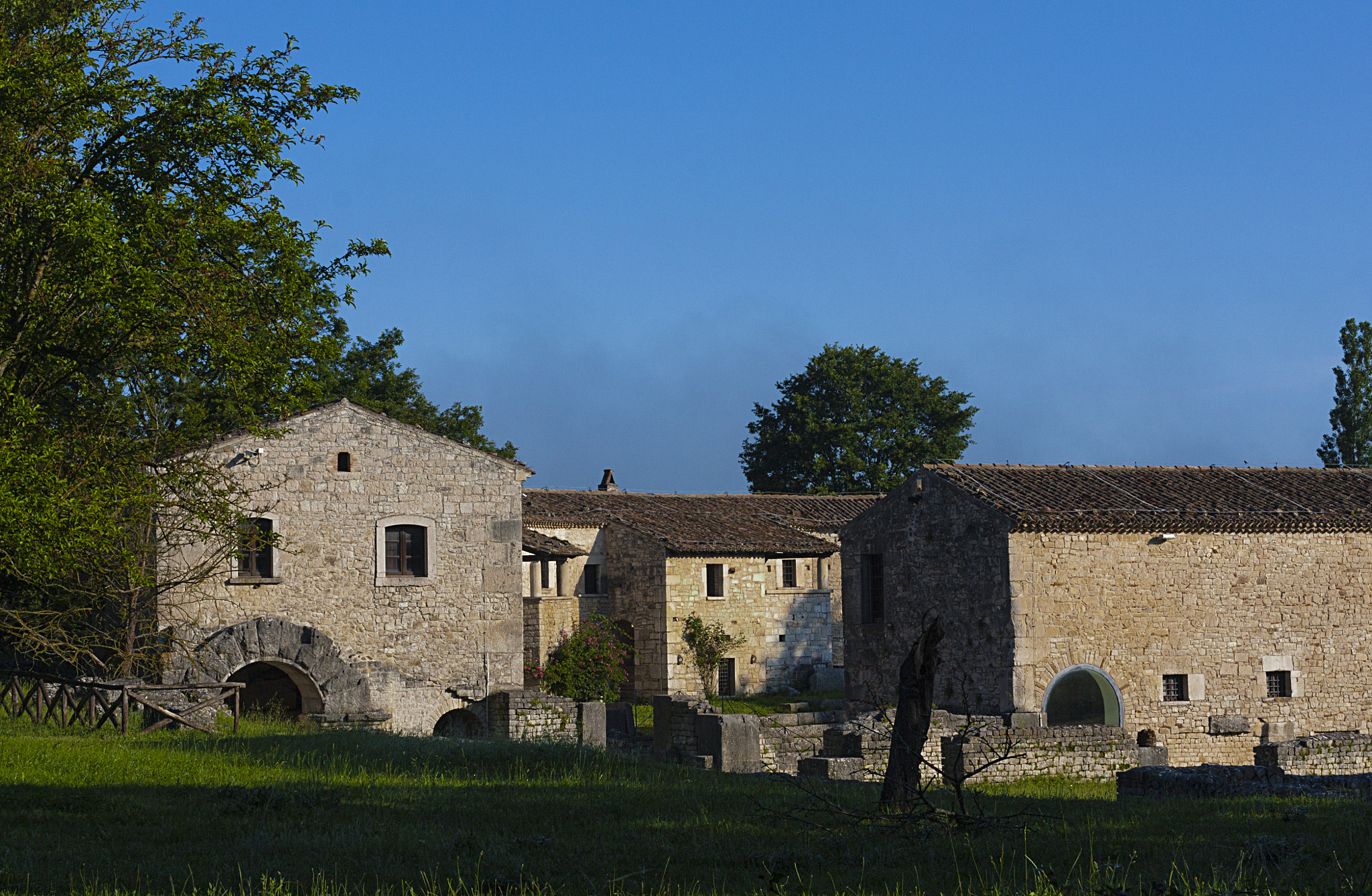 Sigma 50mm F1.4 EX DG HSM sample photo. Altilia - sepino (cb) photography