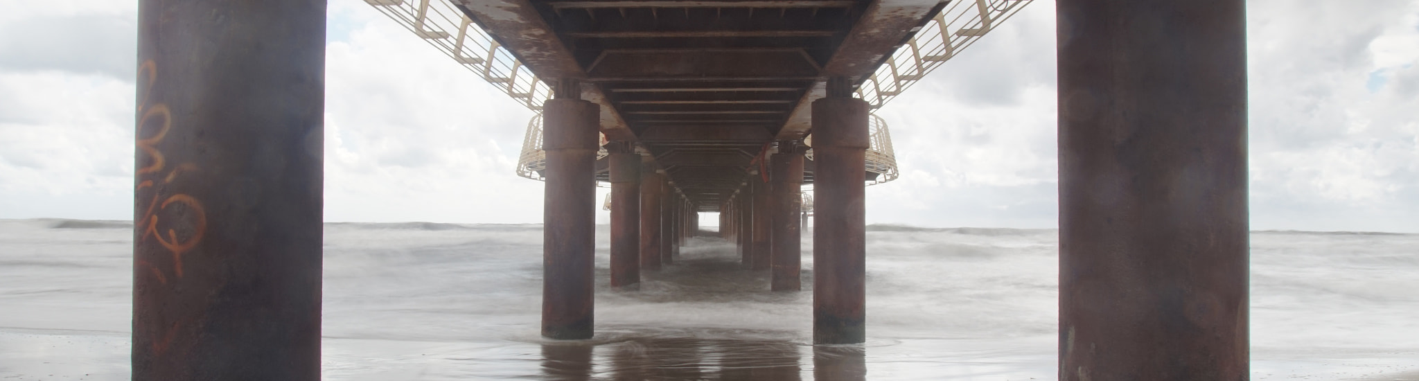 Sony Alpha a5000 (ILCE 5000) + Sony DT 50mm F1.8 SAM sample photo. Under the pier photography