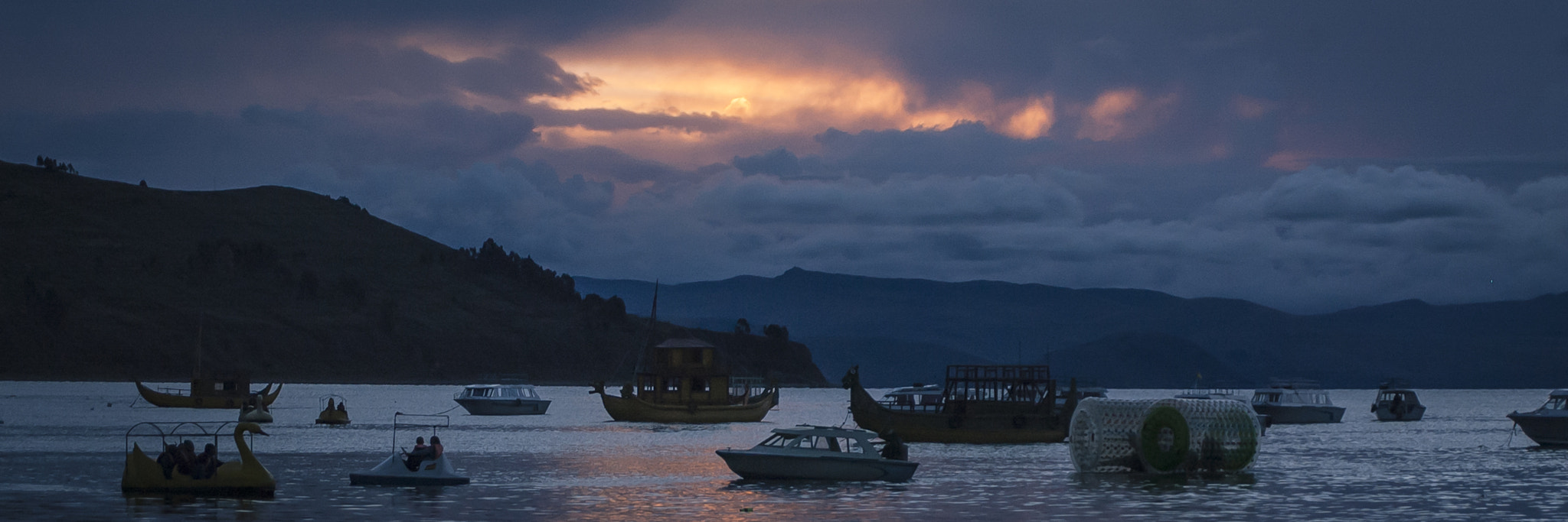 AF Zoom-Nikkor 35-80mm f/4-5.6D N sample photo. Cayendo el sol photography