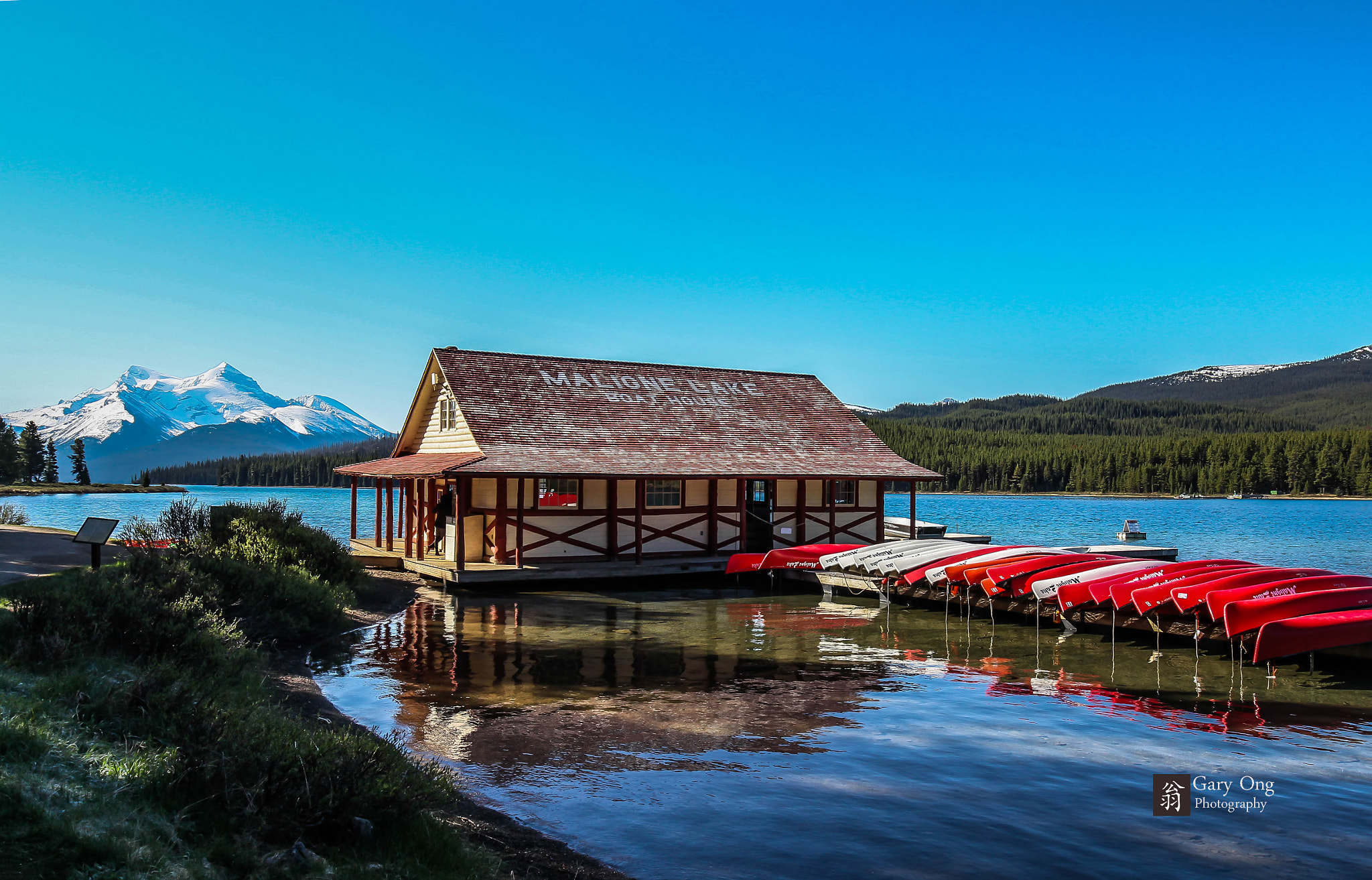 Canon EOS 60D + Canon EF 16-35mm F4L IS USM sample photo. Boat house photography