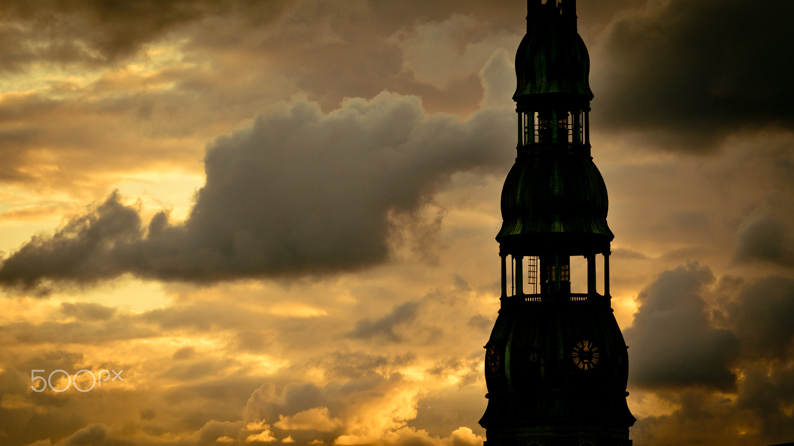 Panasonic Lumix DMC-GH4 sample photo. Orange sunset view in old town riga photography
