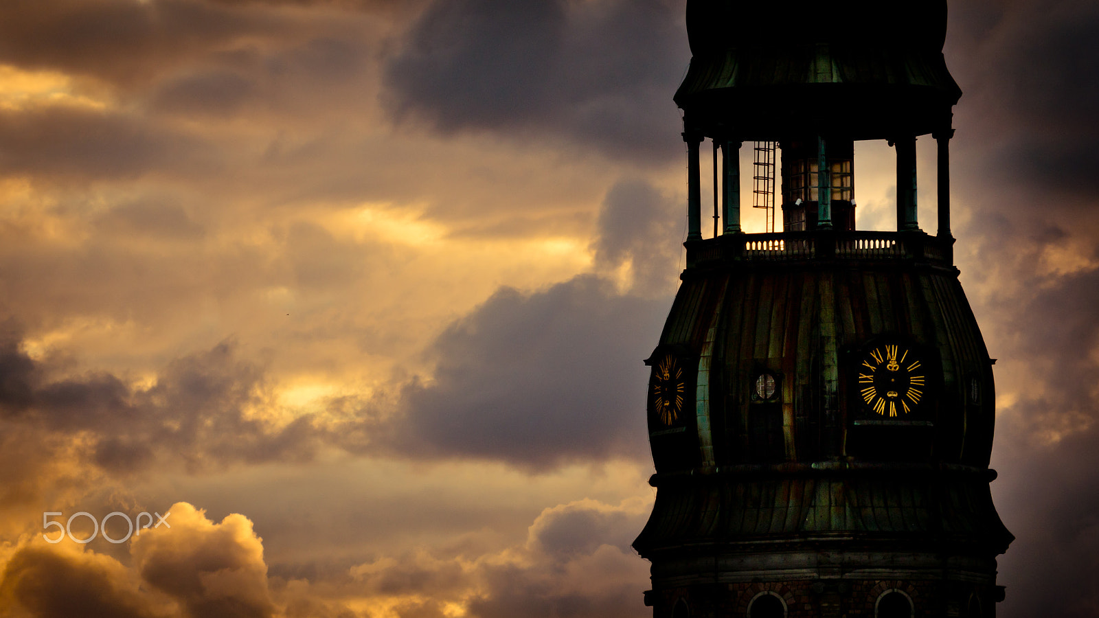 Panasonic Lumix DMC-GH4 sample photo. Orange sunset view in old town riga photography