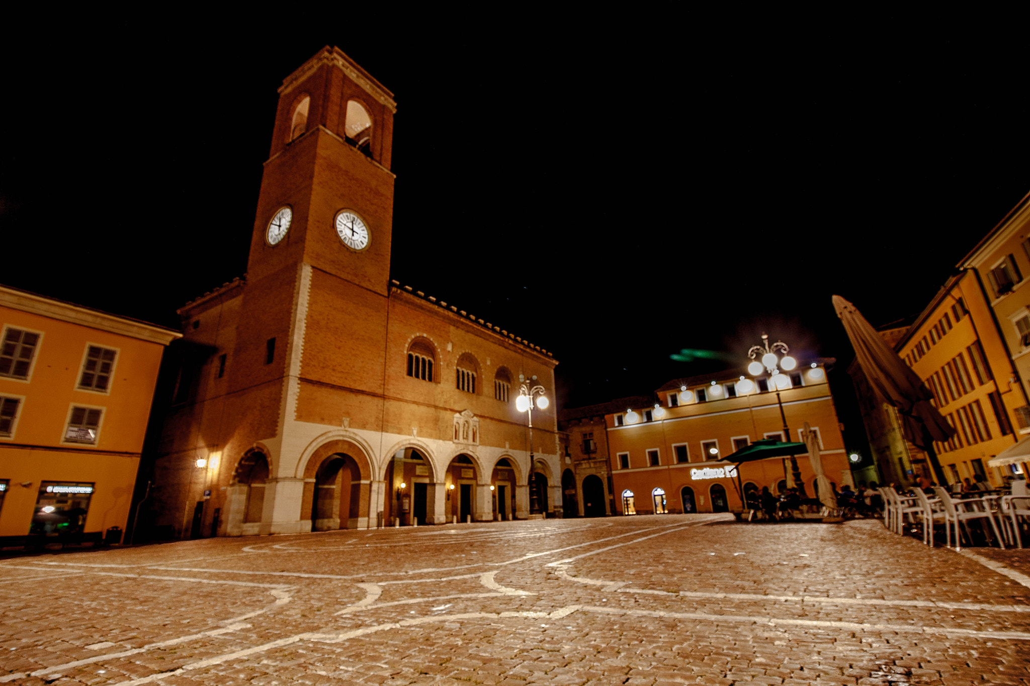 Canon EF-S 10-18mm F4.5–5.6 IS STM sample photo. Piazza xx settembre (fano) photography