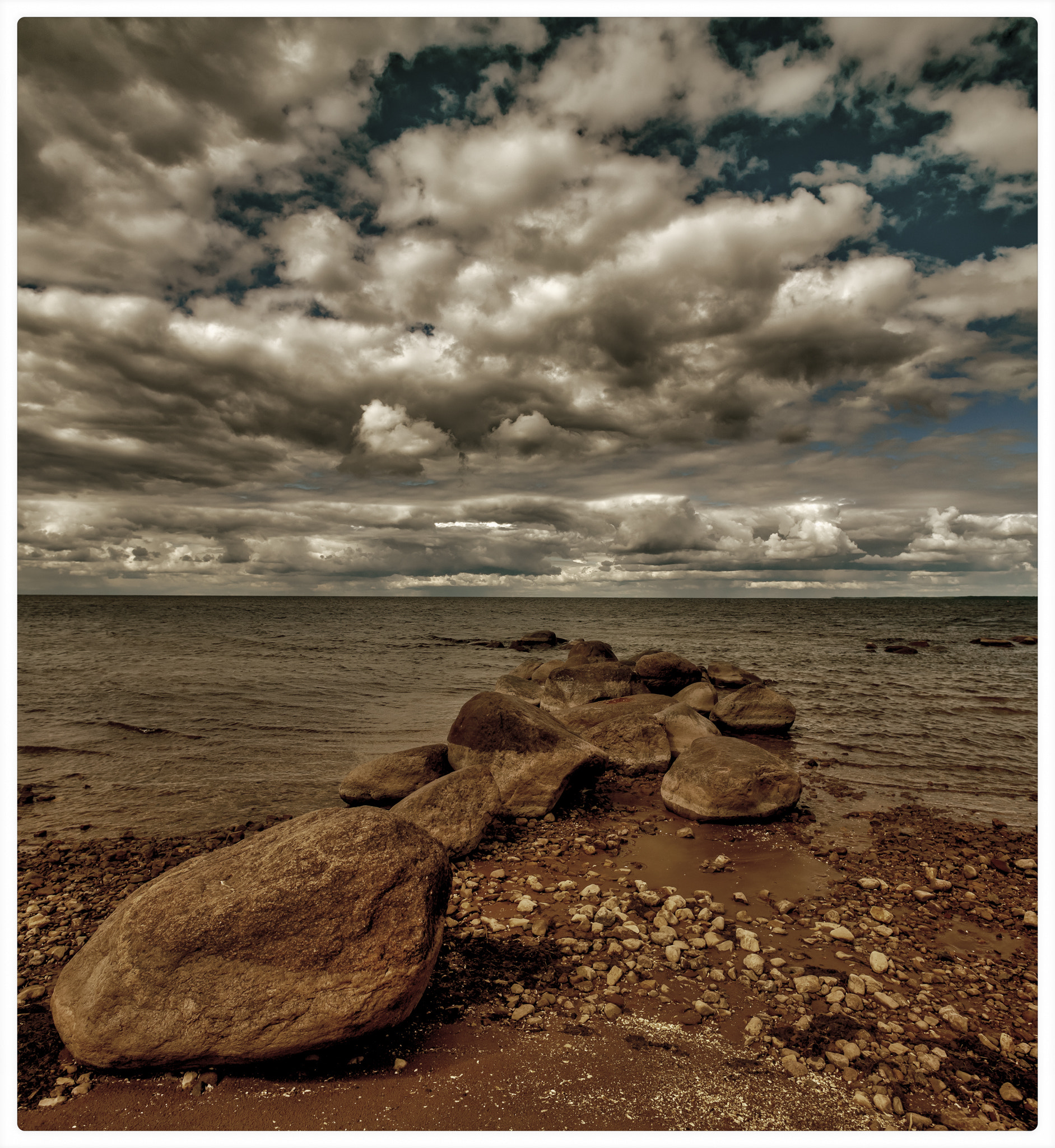 Canon EOS 5D + Canon TS-E 24mm f/3.5L sample photo. Chudskoe lake photography