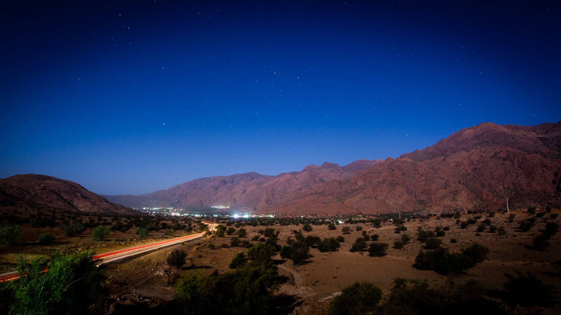 Canon EOS 5D Mark II + Sigma 17-35mm f/2.8-4 EX DG Aspherical HSM sample photo. Tafraoute valley by night photography