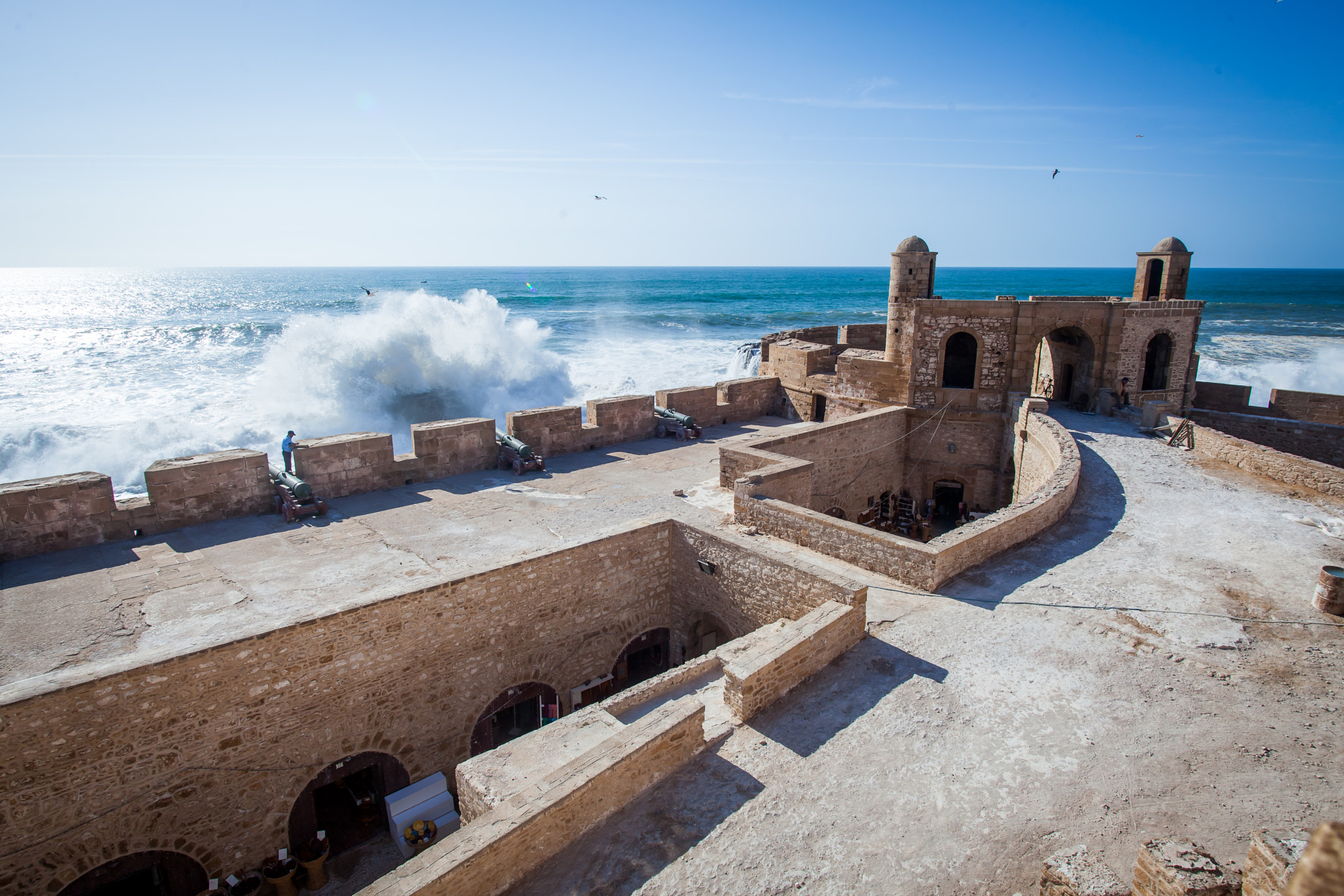 Sigma 17-35mm f/2.8-4 EX DG Aspherical HSM sample photo. Waves hitting the walls photography