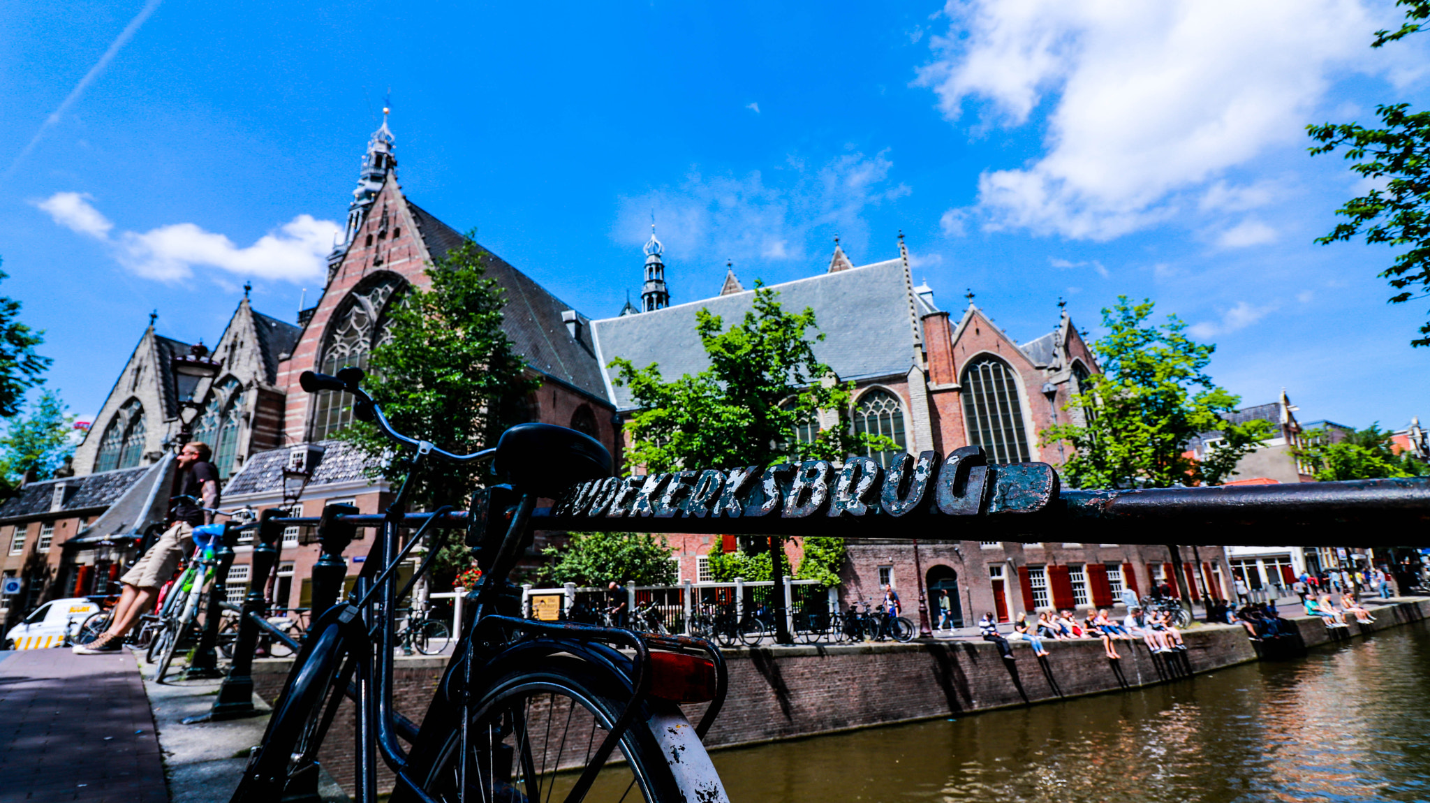 Canon EOS 750D (EOS Rebel T6i / EOS Kiss X8i) + Canon EF-S 10-18mm F4.5–5.6 IS STM sample photo. Amsterdam photography
