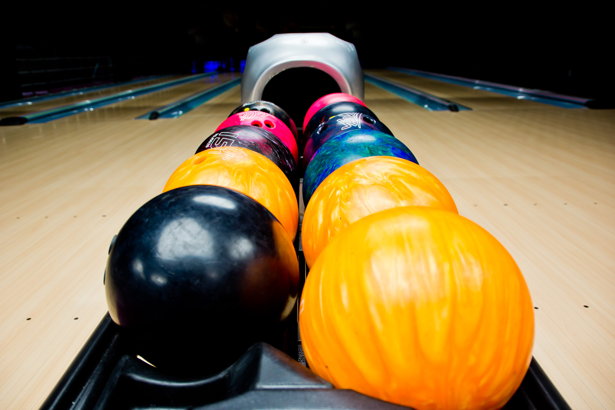 Sony SLT-A65 (SLT-A65V) + Tamron AF 28-105mm F4-5.6 [IF] sample photo. Bowling photography