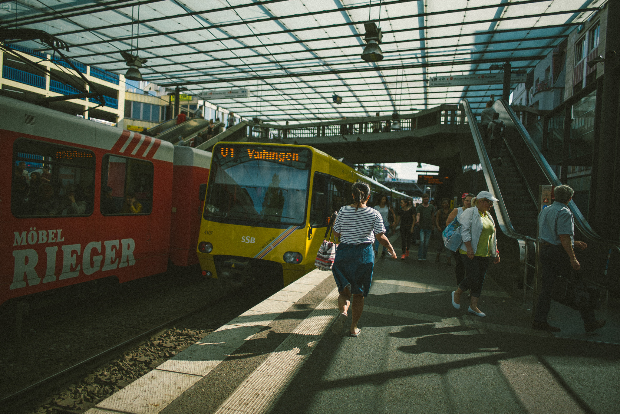 Leica Summilux-M 24mm F1.4 ASPH sample photo. Daily commute photography