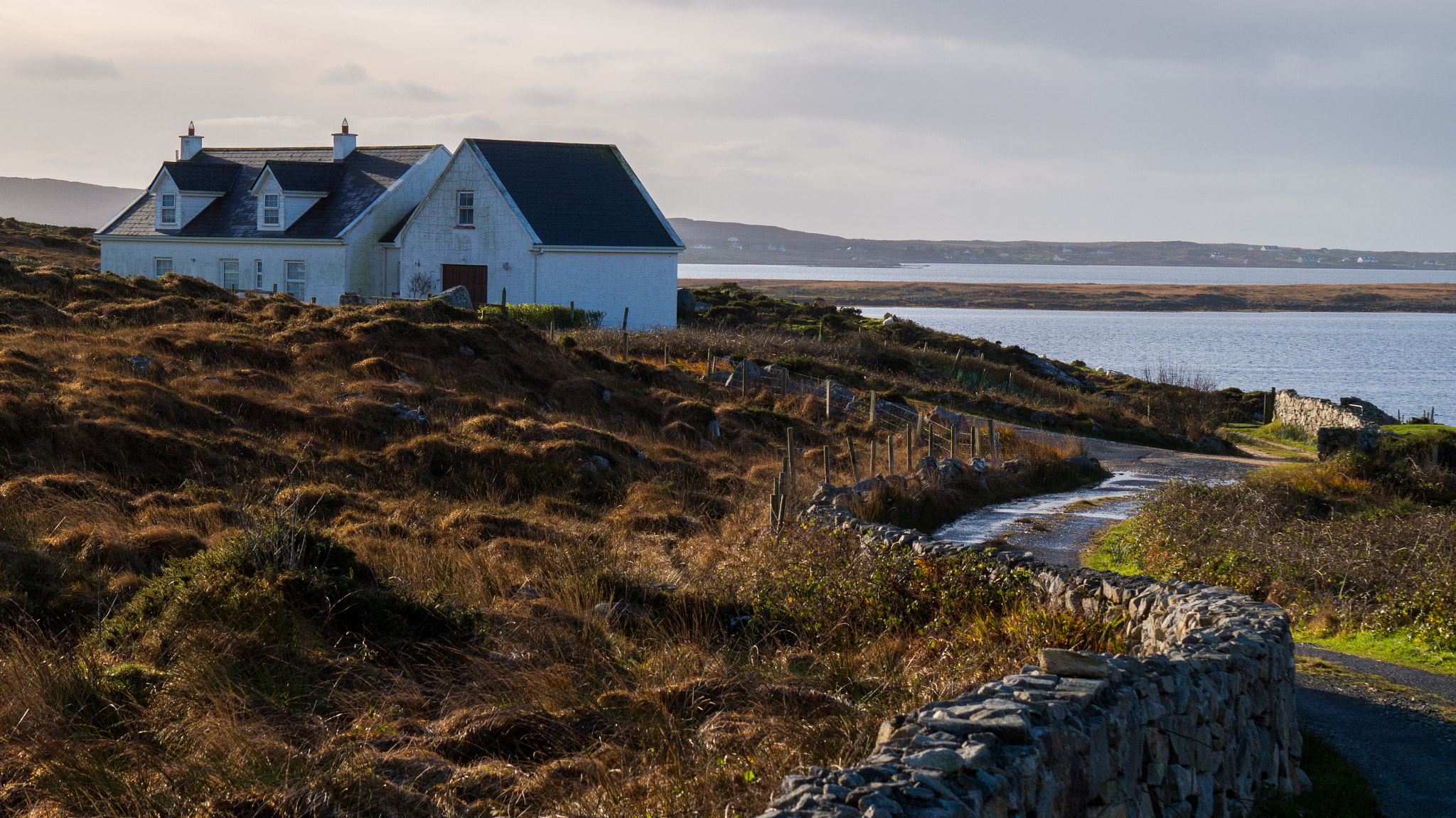 Sony Alpha NEX-3N + Sony E 55-210mm F4.5-6.3 OSS sample photo. House by the bay photography