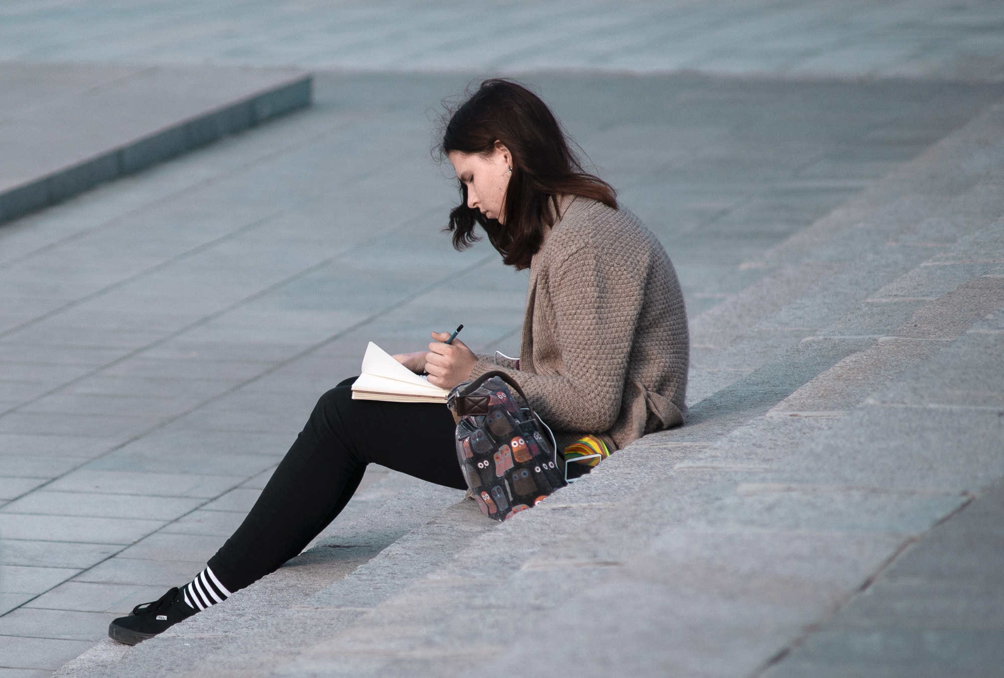 Nikon D610 + AF Zoom-Nikkor 70-210mm f/4 sample photo. Stranger girl photography