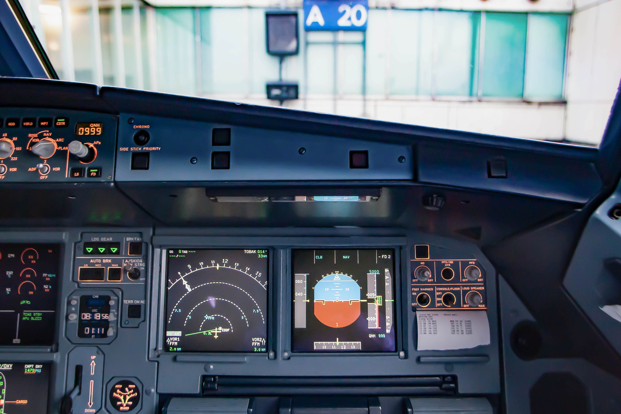 Canon EF 17-35mm f/2.8L sample photo. Airbus a321-100 flightdeck lufthansa photography