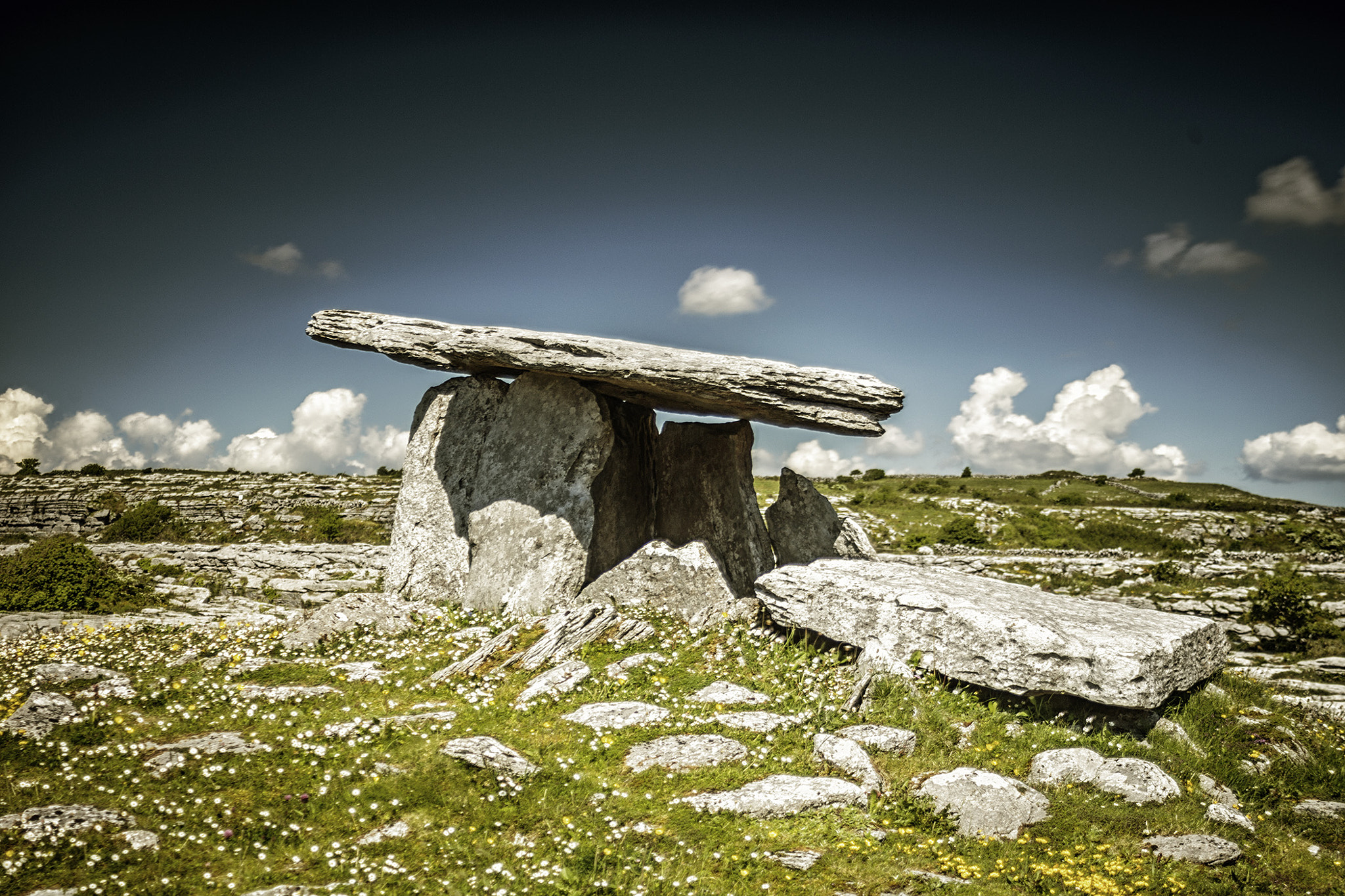 Canon EOS 6D + Canon EF 28-80mm f/3.5-5.6 USM IV sample photo. Poulnabrone dolmen photography