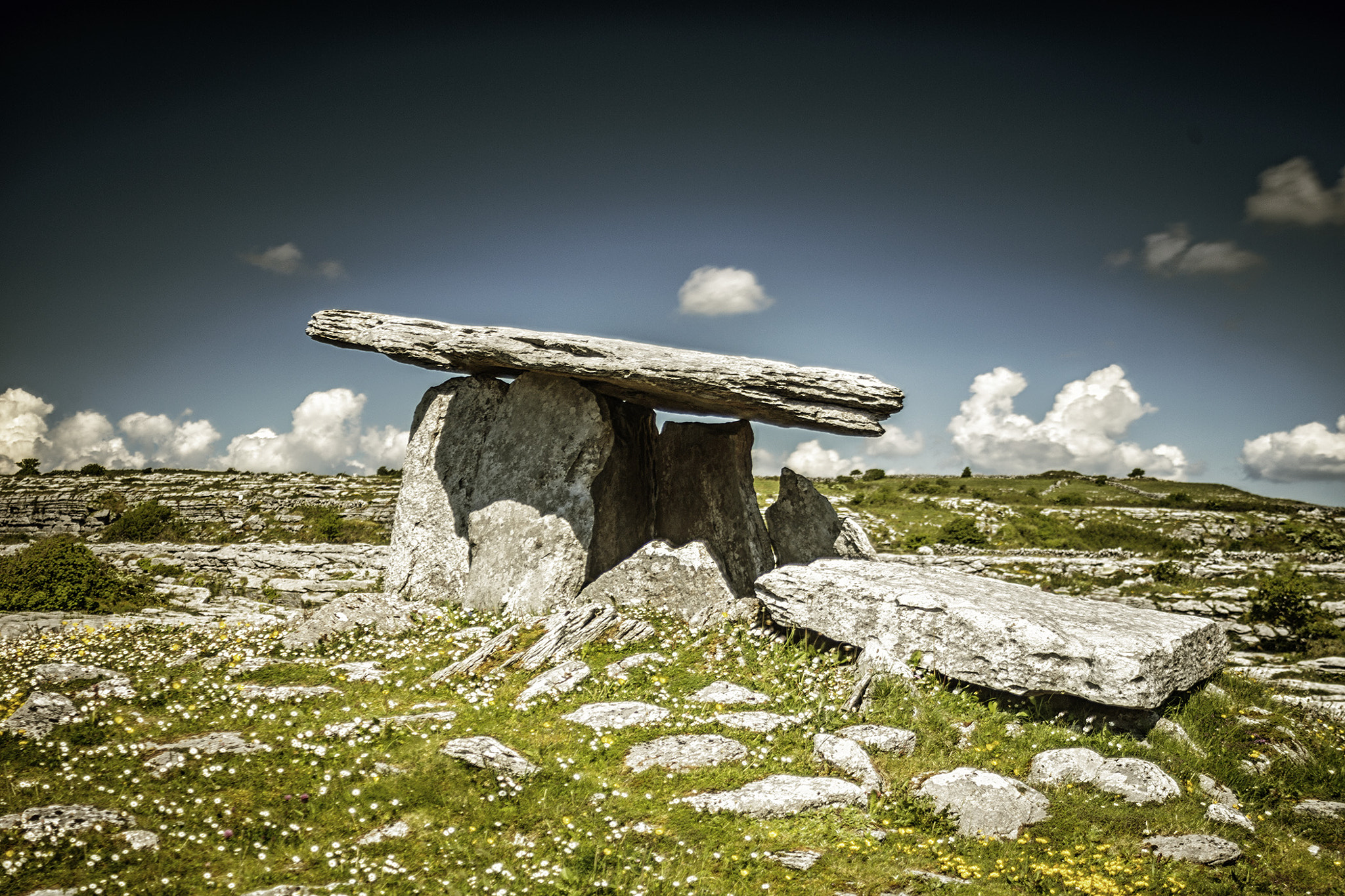 Canon EF 28-80mm f/3.5-5.6 USM IV sample photo. Poulnabrone dolmen photography