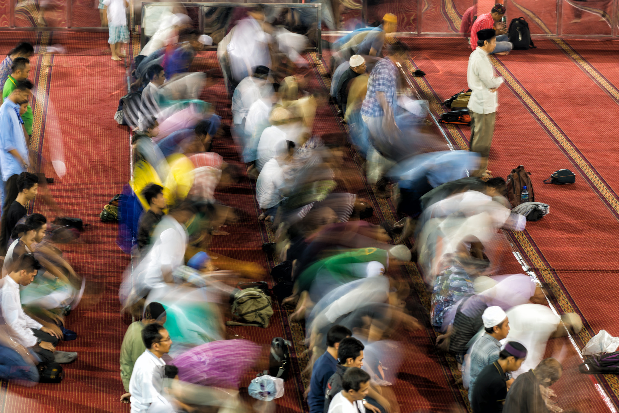 Nikon AF-S Nikkor 70-200mm F4G ED VR sample photo. Muslim prayer, ramadan, istiqlal mosque photography
