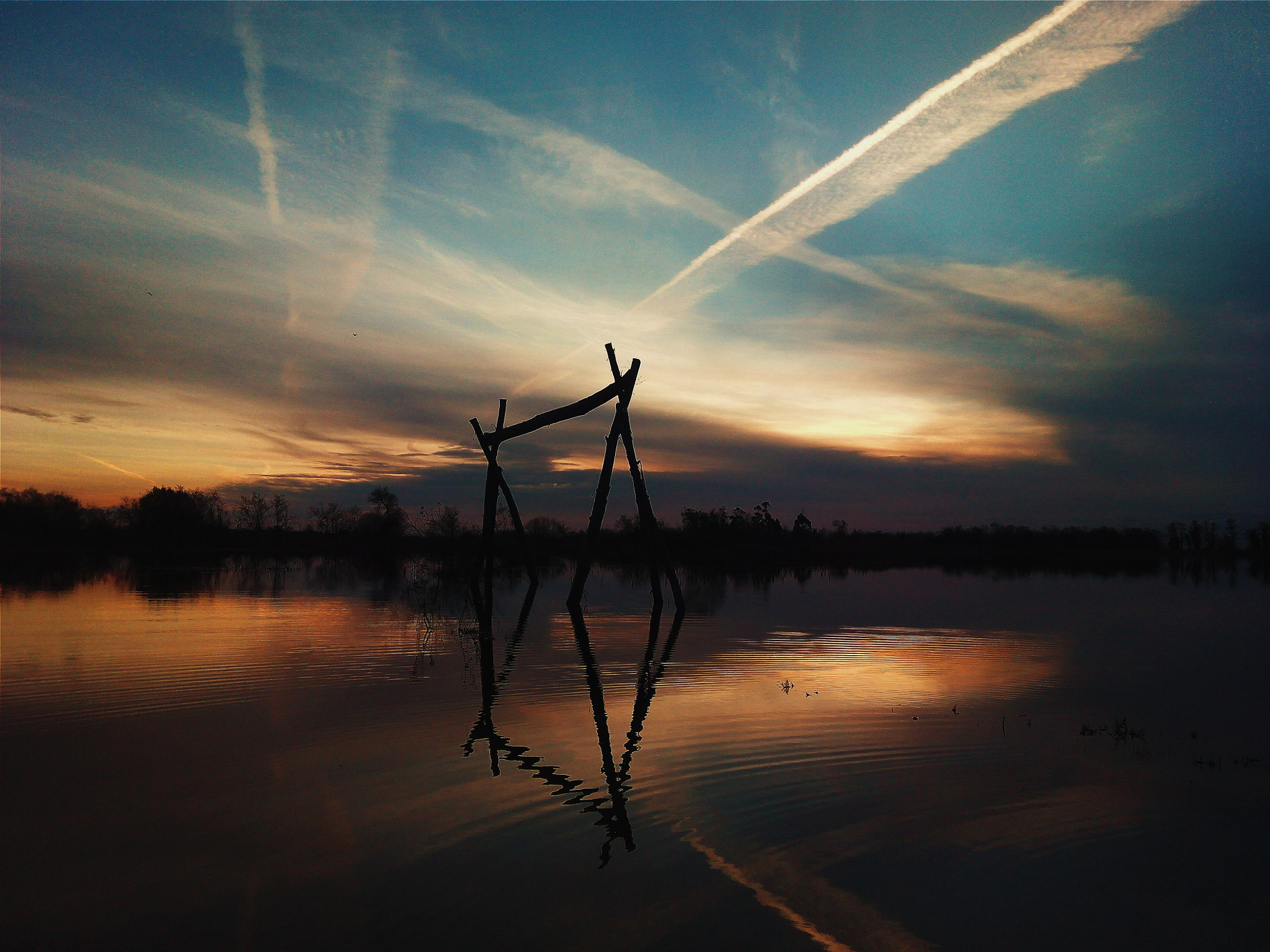bq Aquaris E5 FHD sample photo. Let's draw lines in the sky photography