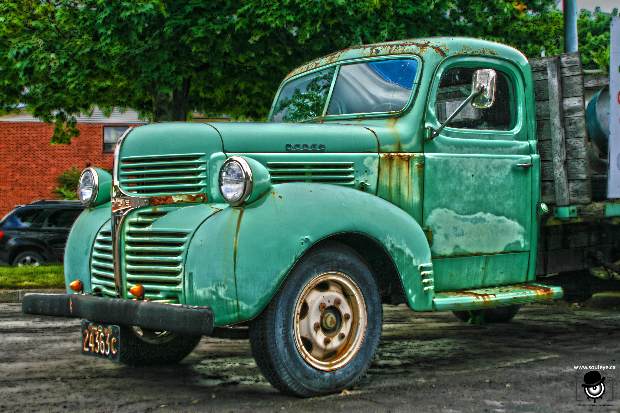 Canon EF 28-105mm f/3.5-4.5 USM sample photo. 1946 dodge truck side photography