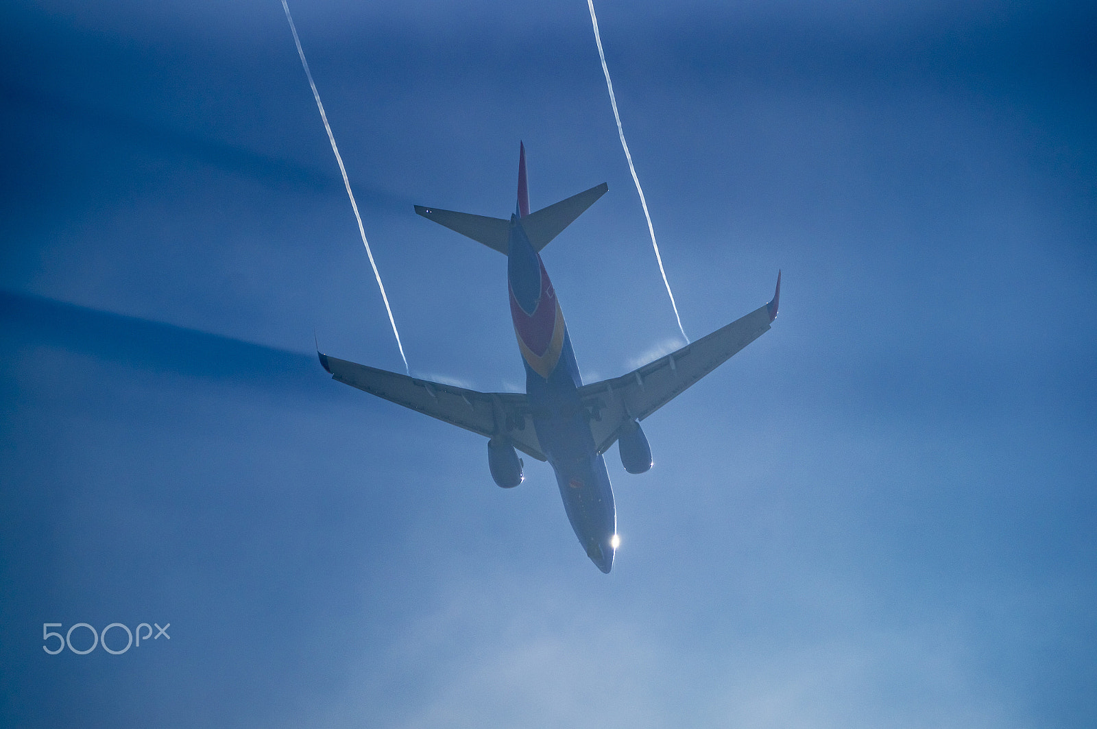 Tamron SP 70-300mm F4-5.6 Di USD sample photo. Airplane landing photography