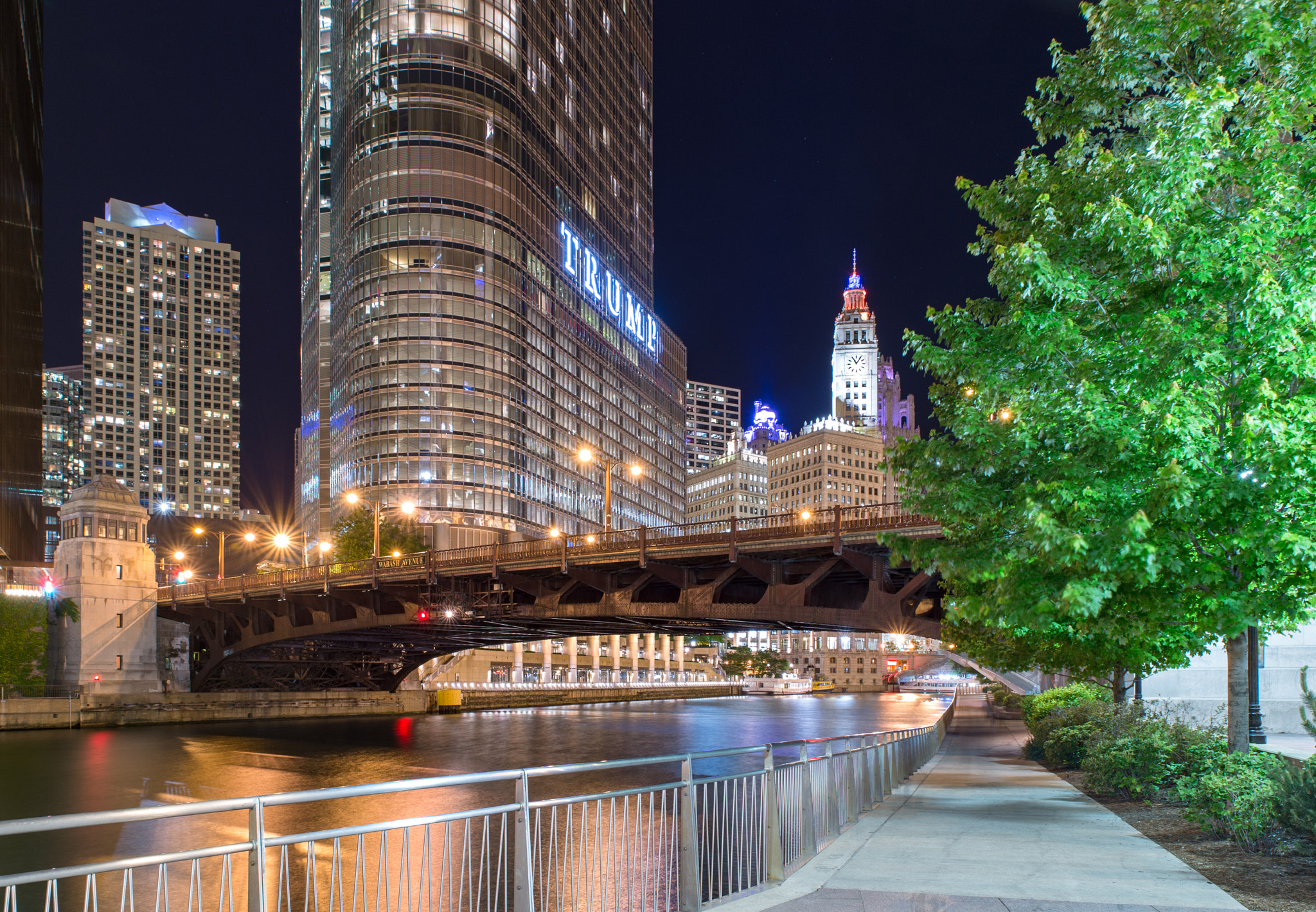 Nikon Df sample photo. Chicago river walk photography