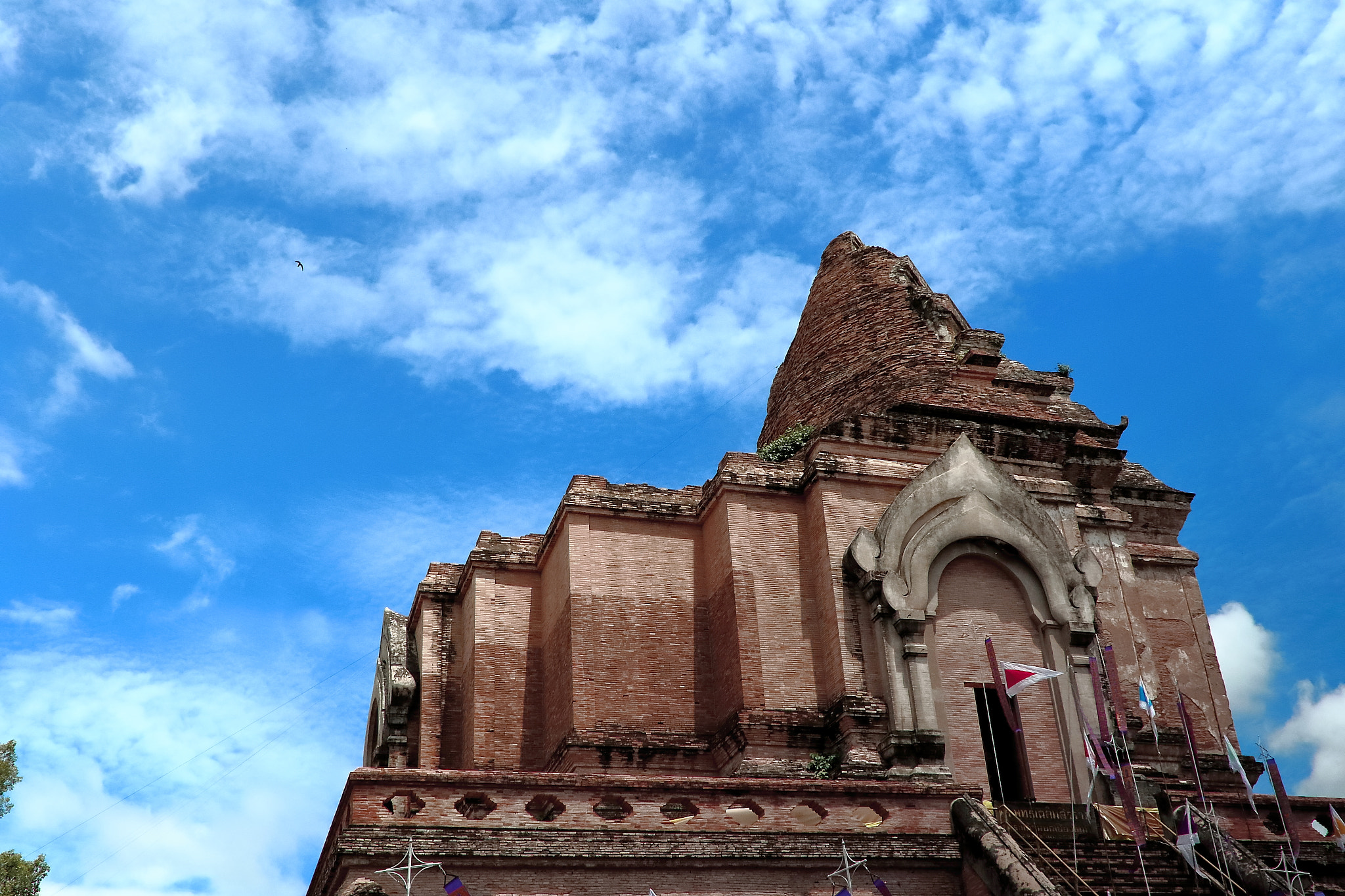 Canon EF 24mm F1.4L II USM sample photo. Chiang mai photography