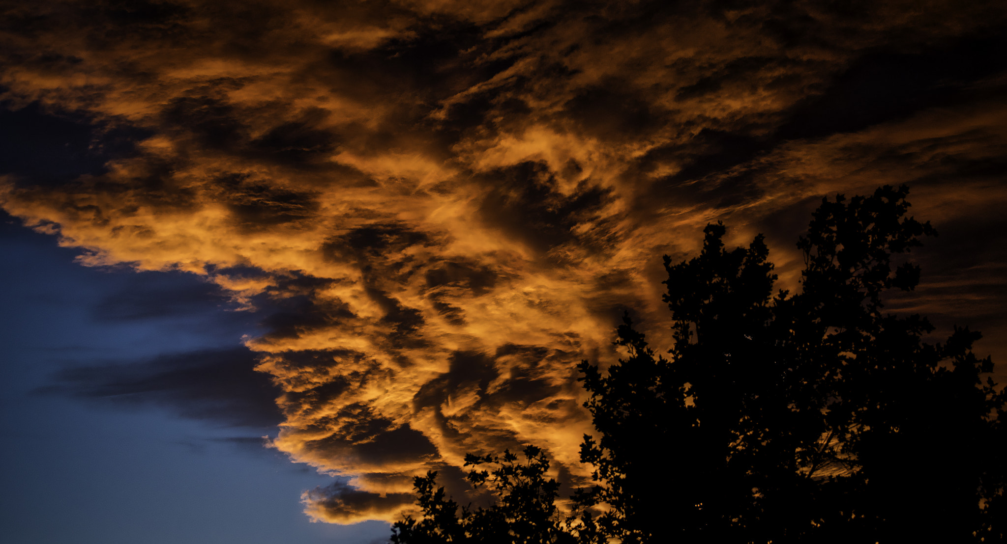 Sony a7R II + Canon EF 80-200mm f/2.8L sample photo. Fire in the sky photography