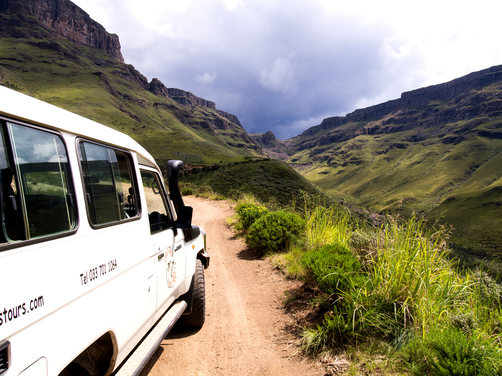Olympus PEN E-P5 sample photo. Drakensberge sanipass photography