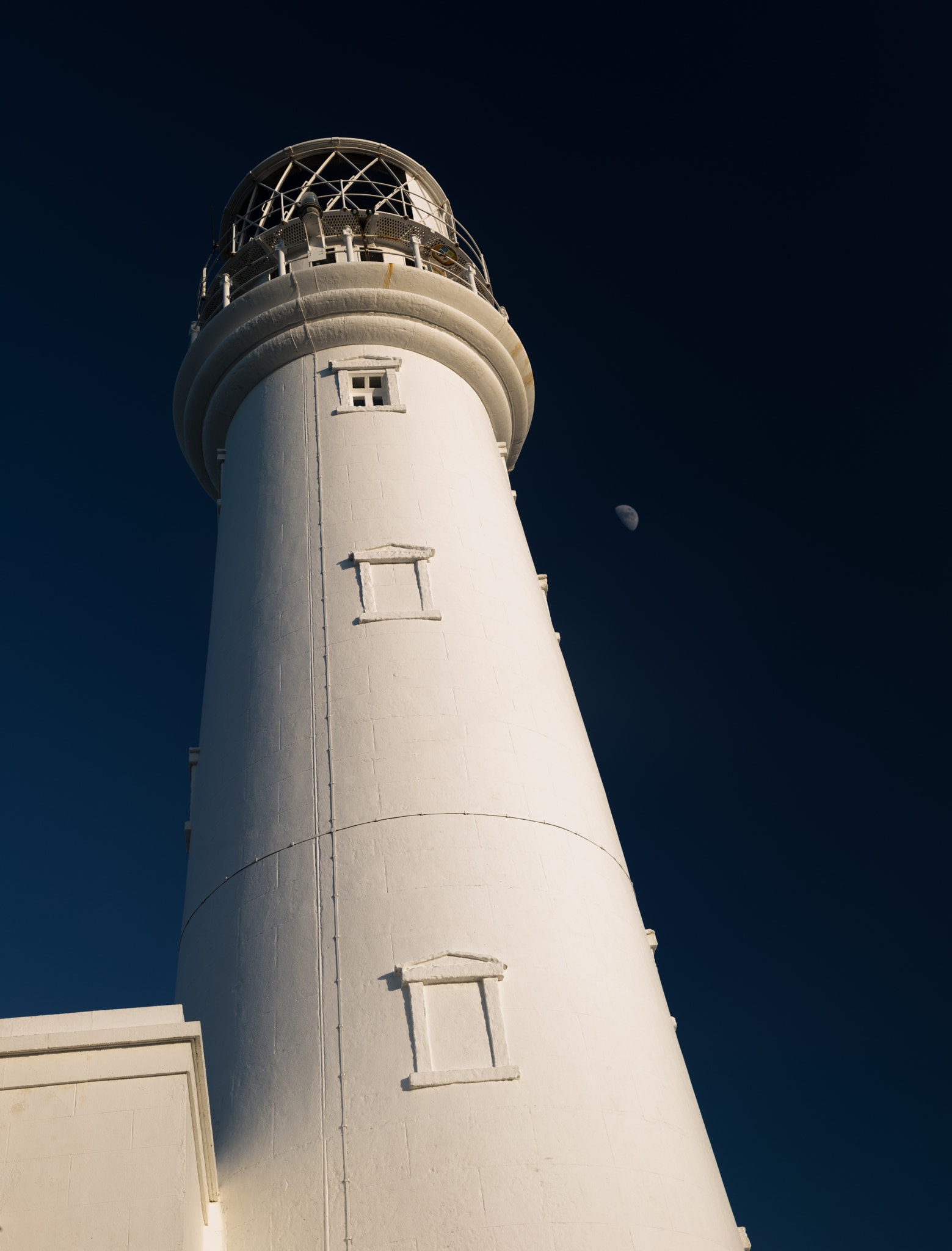 Leica S (TYP 006) + Elmarit-S 45 sample photo. Moonshine photography