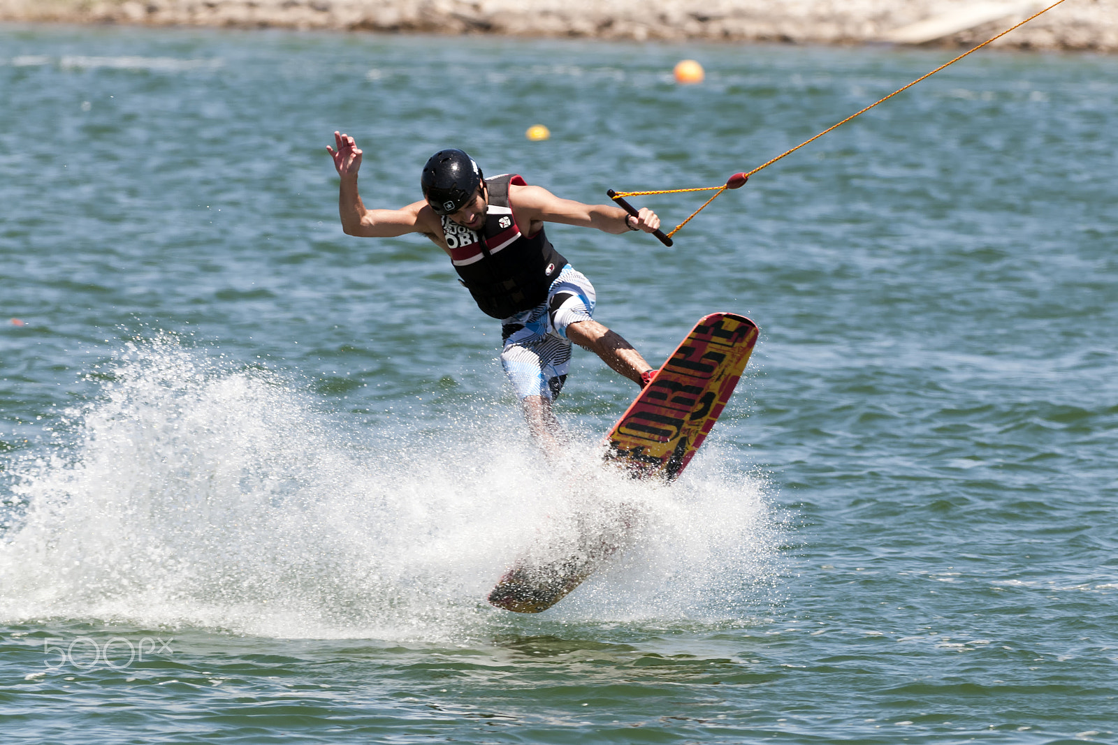 Nikon D300 + Nikon AF-S Nikkor 300mm F2.8G ED-IF VR sample photo. Landing over water photography