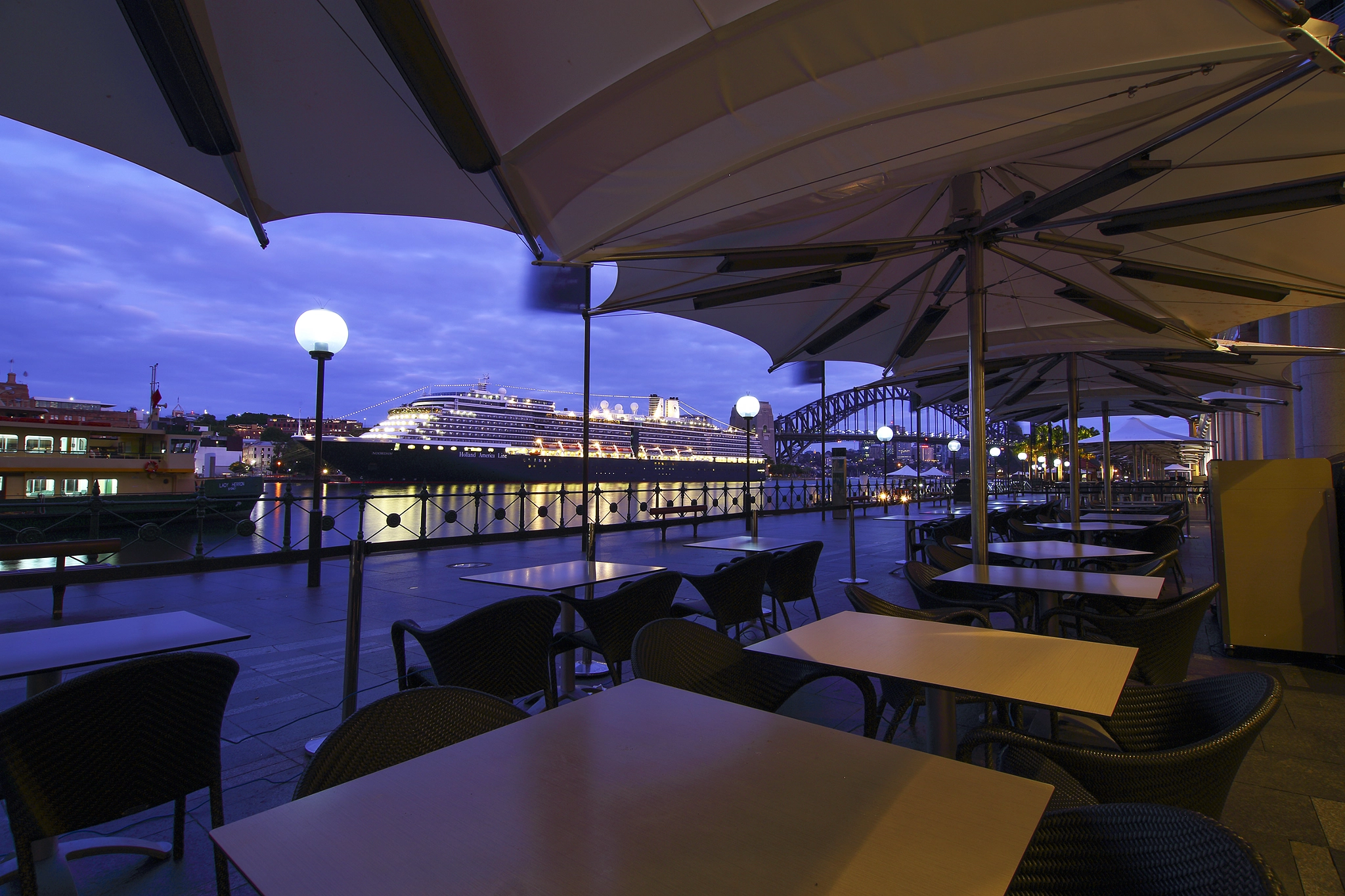 Tokina AT-X Pro 12-24mm F4 (IF) DX sample photo. Port of call photography