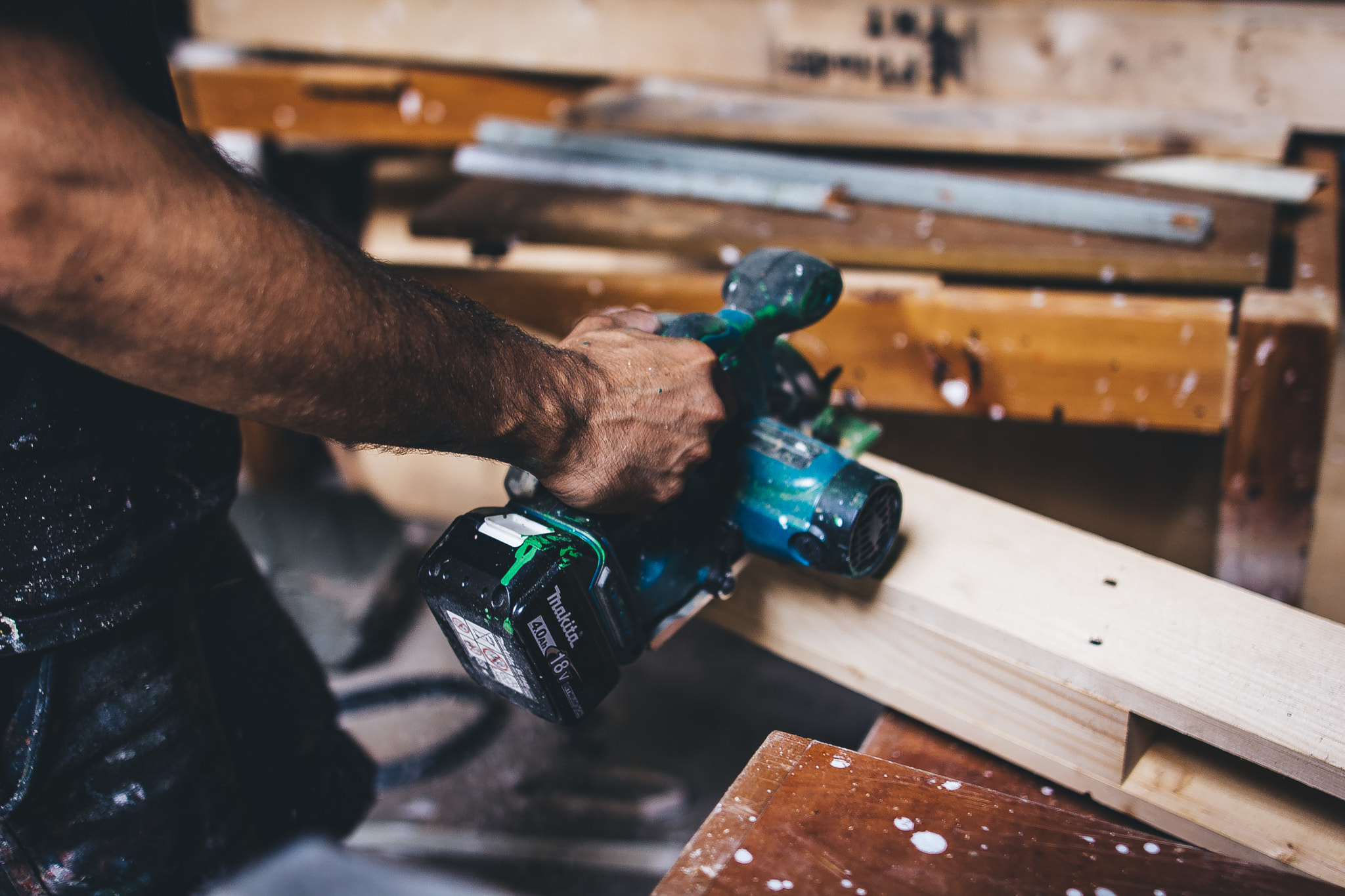 Sigma 24mm F1.4 DG HSM Art sample photo. With bordalo ii at his studio photography