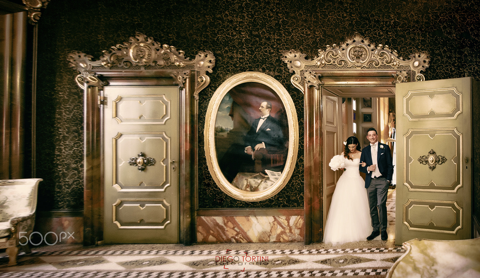 Nikon D700 + Sigma 17-35mm F2.8-4 EX Aspherical sample photo. Newlyweds photography