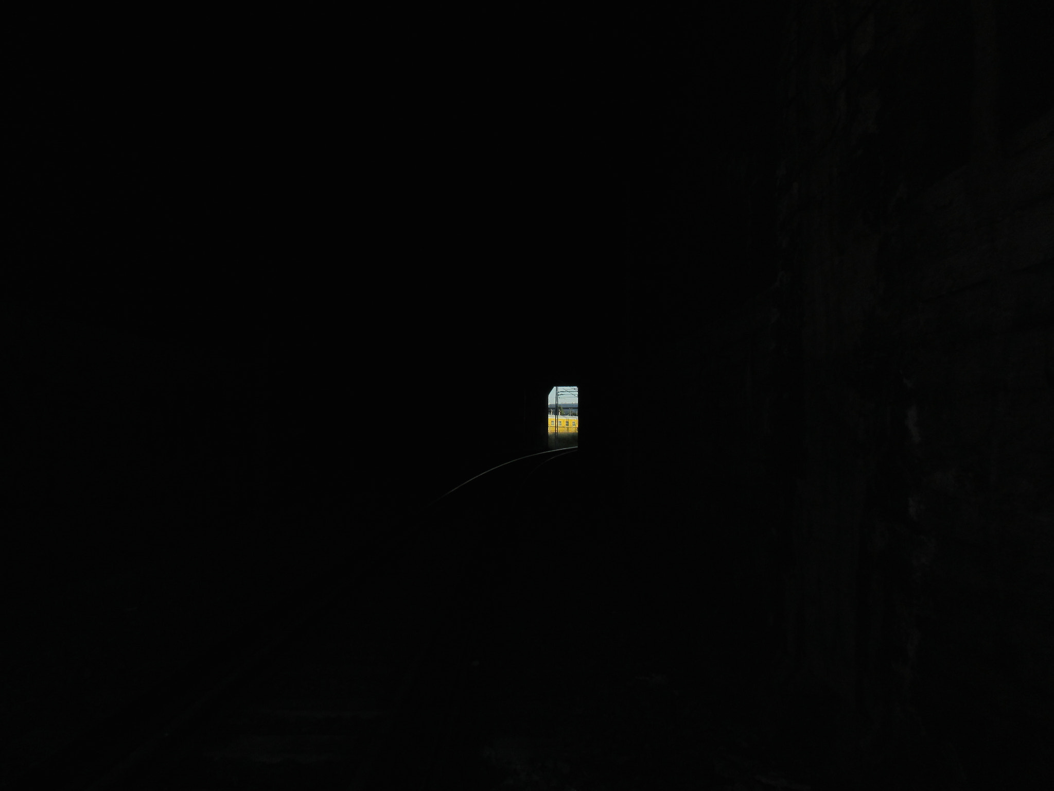 Canon PowerShot ELPH 340 HS (IXUS 265 HS / IXY 630) sample photo. Railway tunnel photography