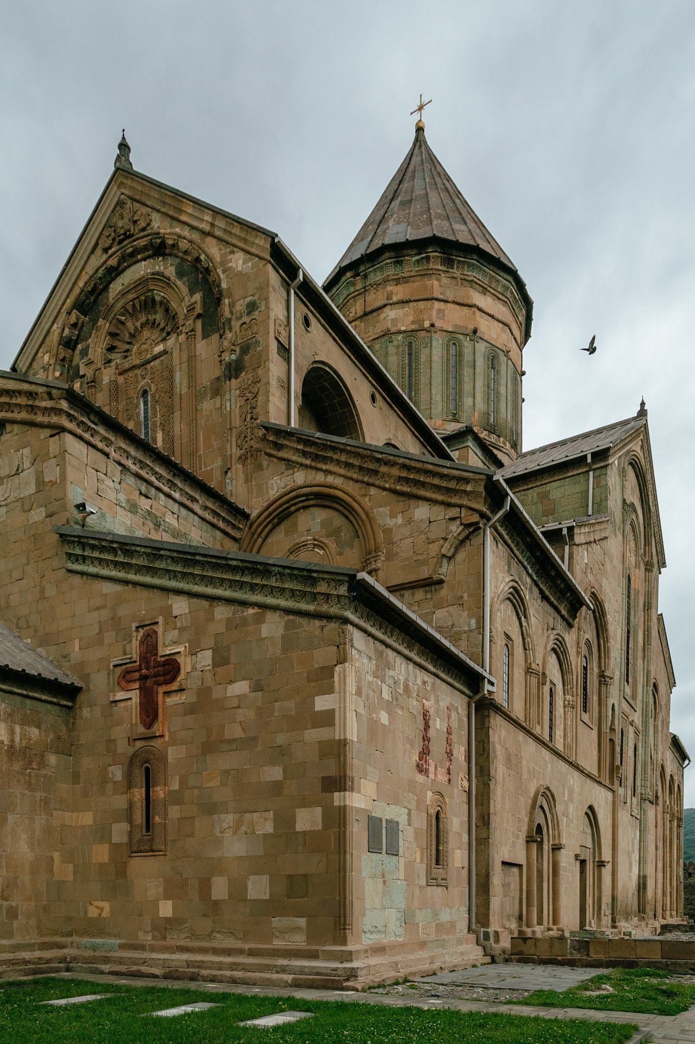 Sony a7S + Sony 70-400mm F4-5.6 G SSM sample photo. Svetitskhoveli cathedral photography