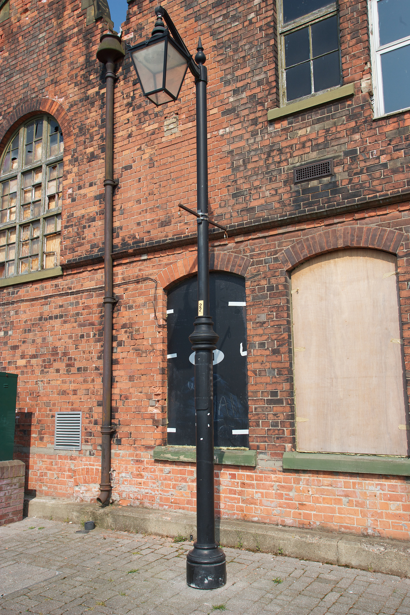 Canon EOS-1Ds Mark II + Canon EF 17-35mm f/2.8L sample photo. Gainsborough buildings photography